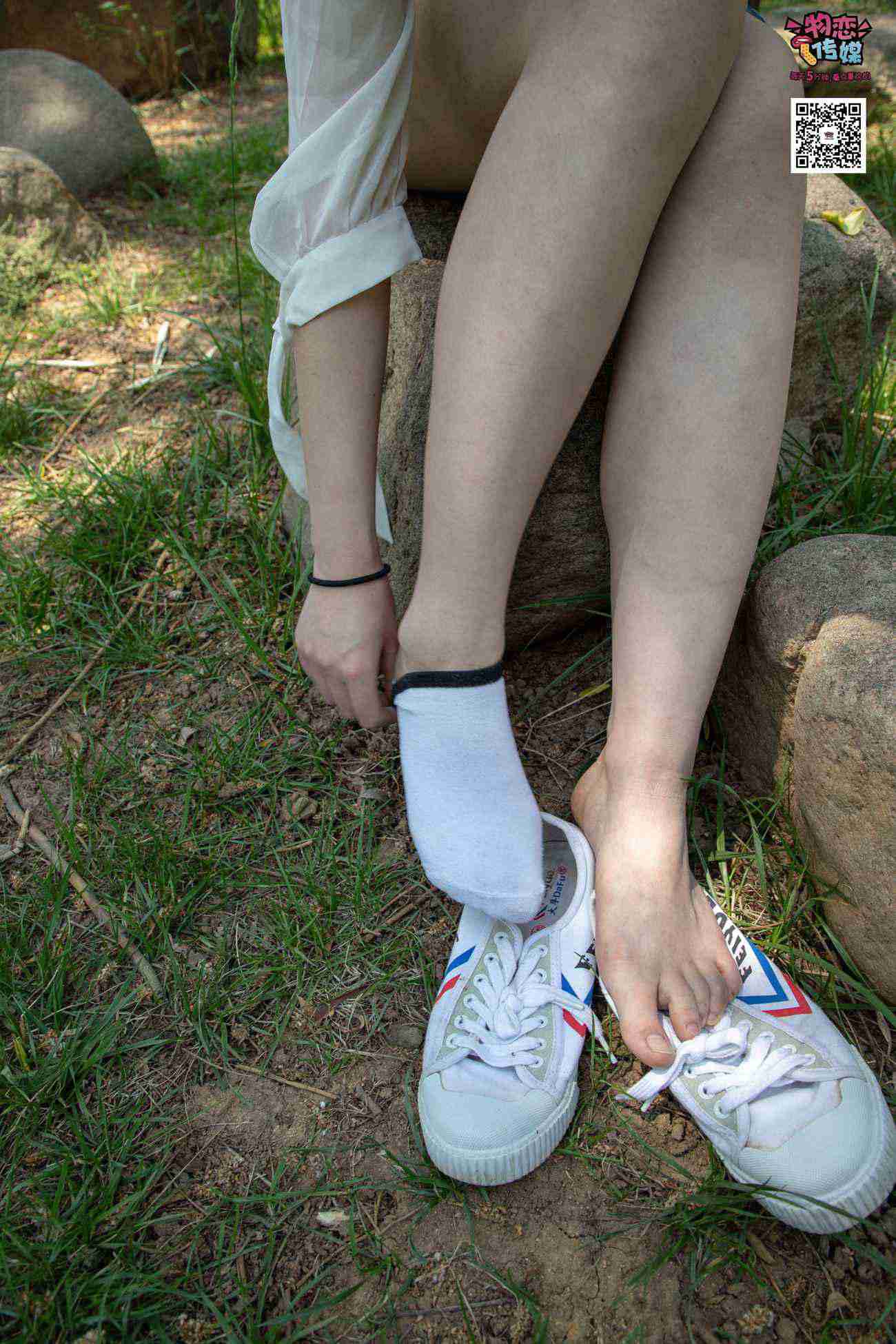 图片[80]-物恋传媒 No.009 纯纯的邻家小妹哦，小白鞋下藏着什么样的棉袜呢 [187P] – 速更版-美库