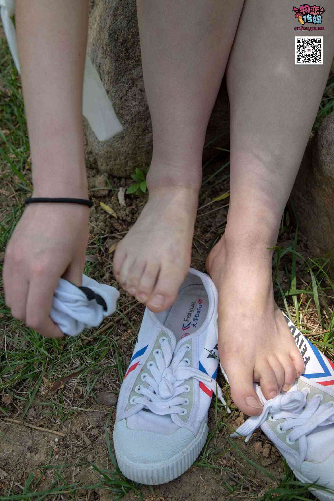图片[82]-物恋传媒 No.009 纯纯的邻家小妹哦，小白鞋下藏着什么样的棉袜呢 [187P] – 速更版-美库