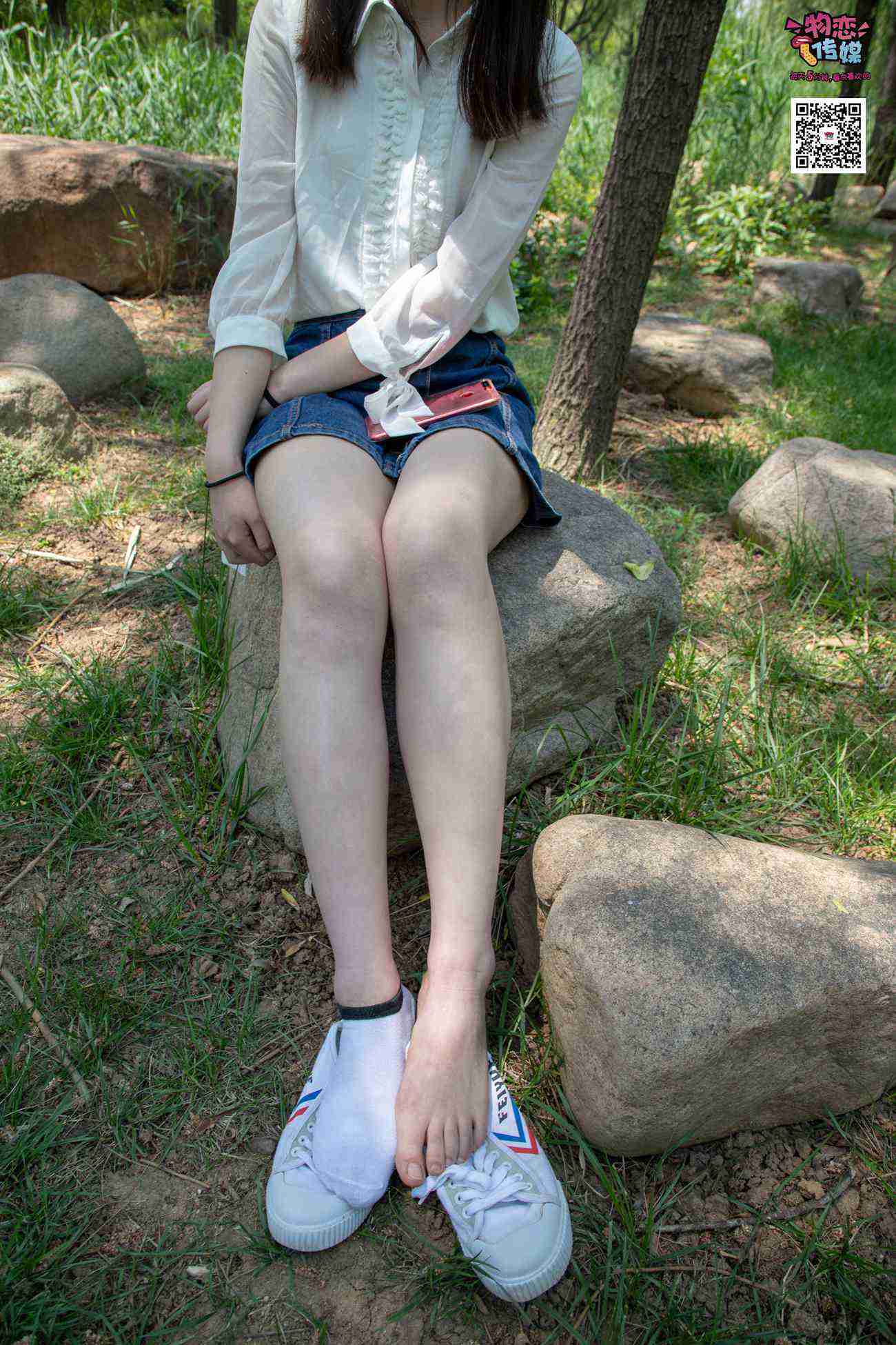 图片[85]-物恋传媒 No.009 纯纯的邻家小妹哦，小白鞋下藏着什么样的棉袜呢 [187P] – 速更版-美库