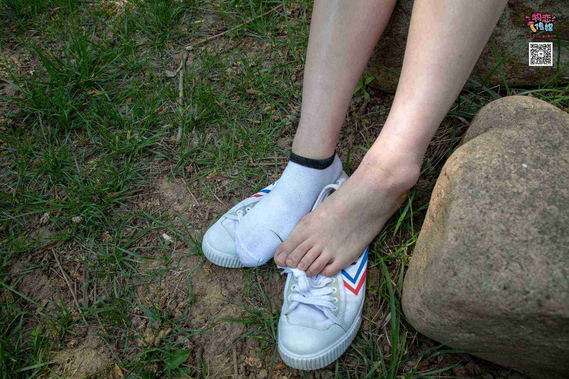 图片[87]-物恋传媒 No.009 纯纯的邻家小妹哦，小白鞋下藏着什么样的棉袜呢 [187P] – 速更版-美库