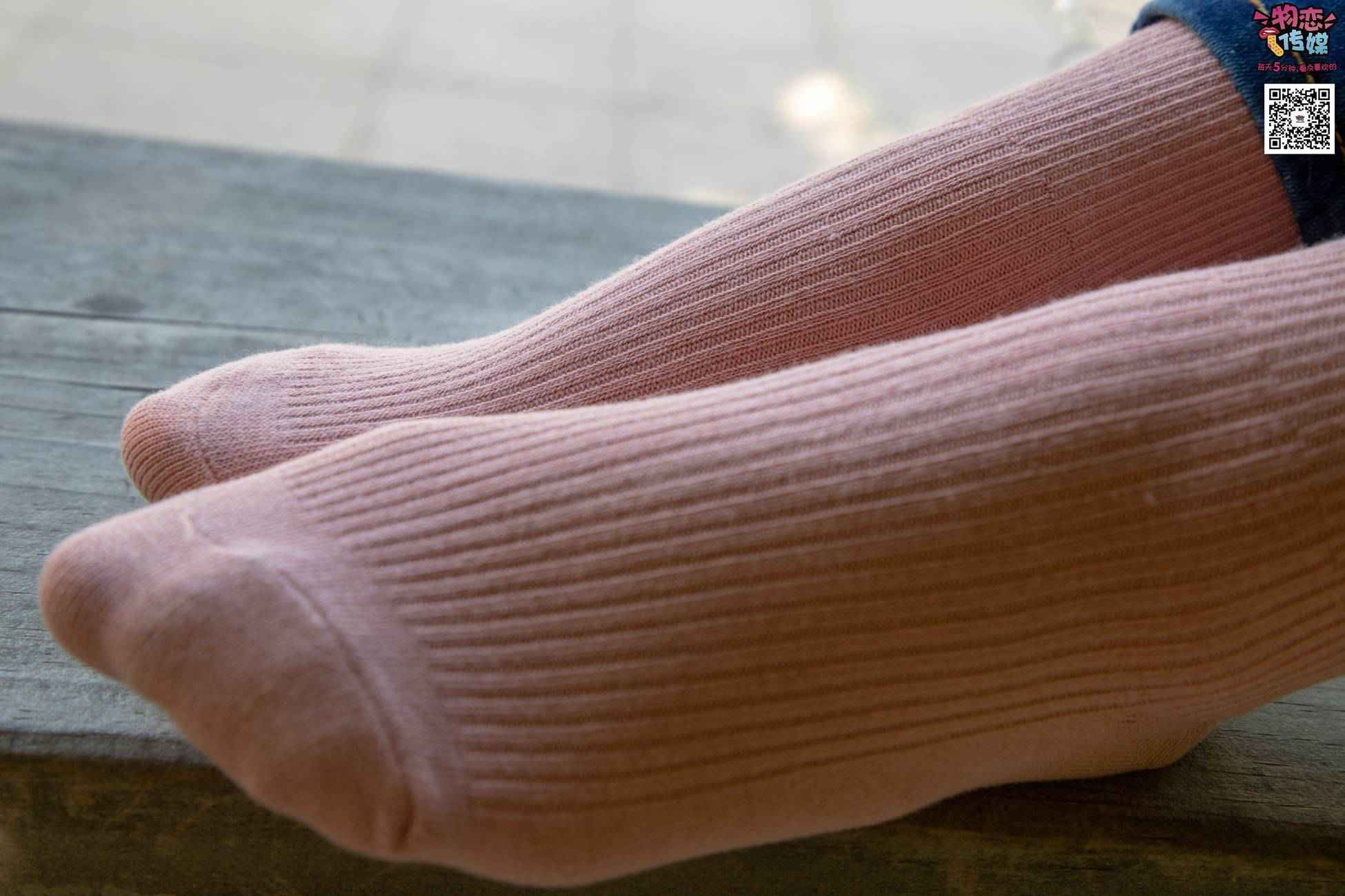 图片[49]-物恋传媒 No.012 娇小型小萝莉哦,猜猜我多大呢,小白板鞋搭配粉色棉袜 [124P] – 速更版-美库