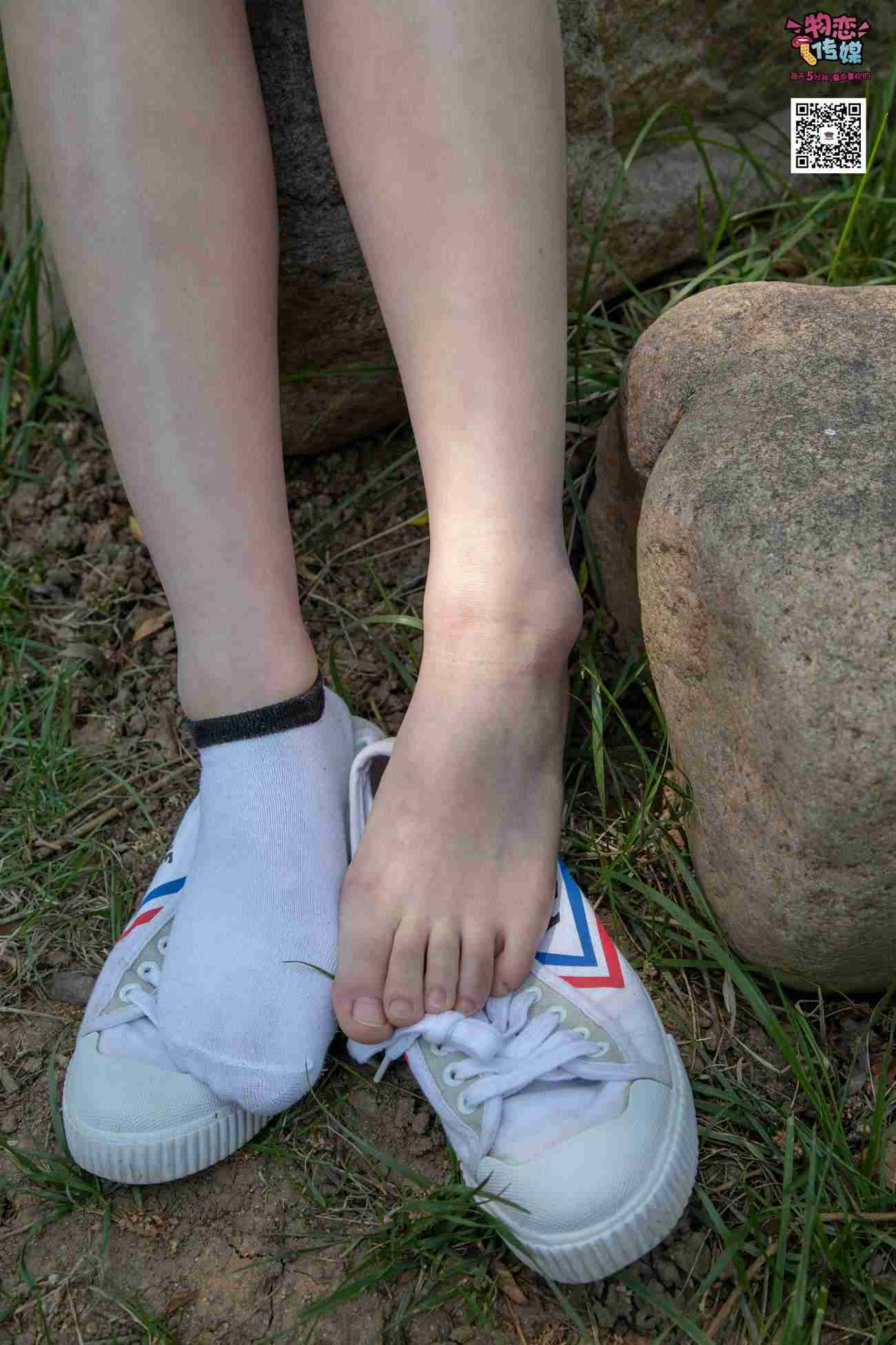 图片[89]-物恋传媒 No.009 纯纯的邻家小妹哦，小白鞋下藏着什么样的棉袜呢 [187P] – 速更版-美库