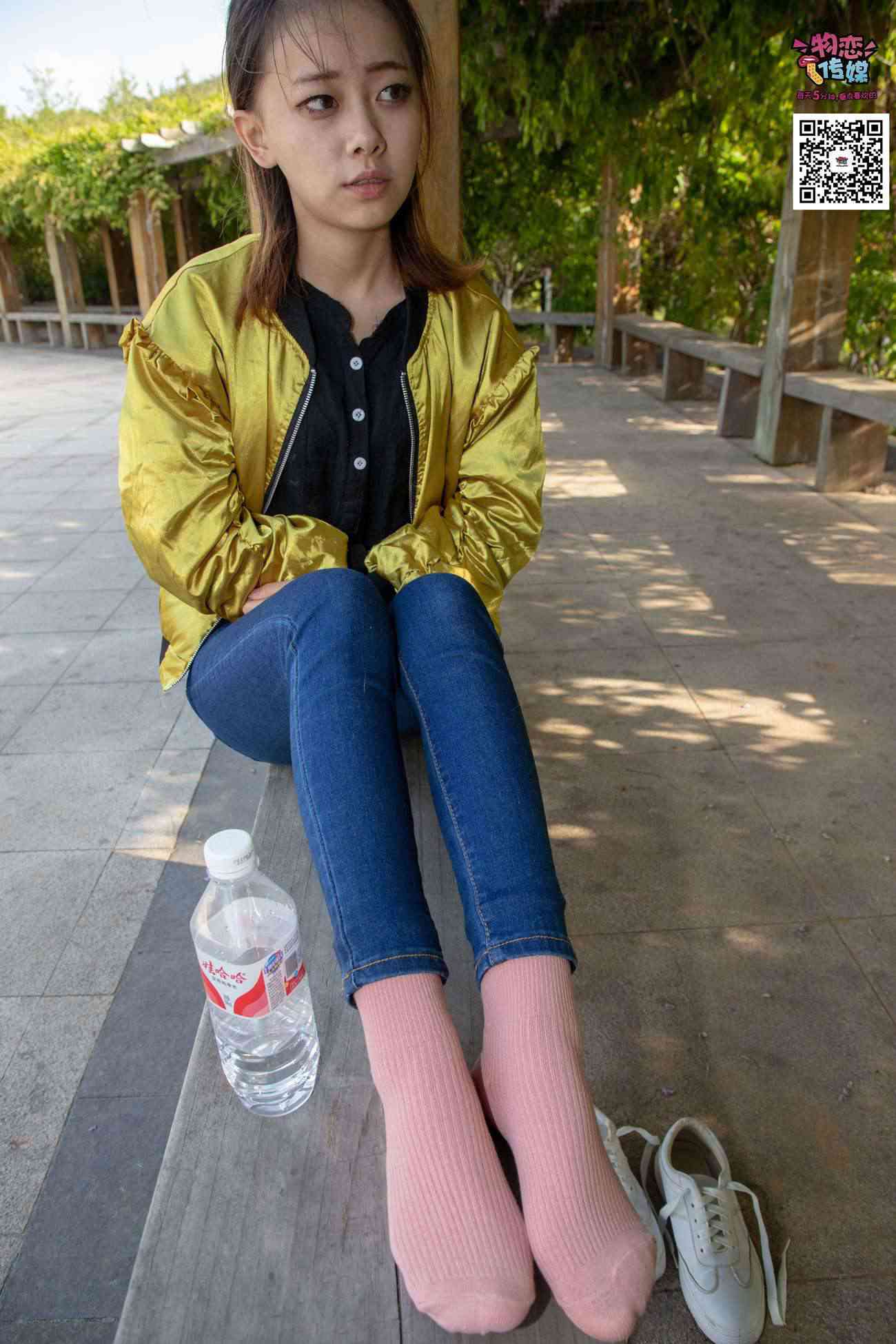 图片[53]-物恋传媒 No.012 娇小型小萝莉哦,猜猜我多大呢,小白板鞋搭配粉色棉袜 [124P] – 速更版-美库