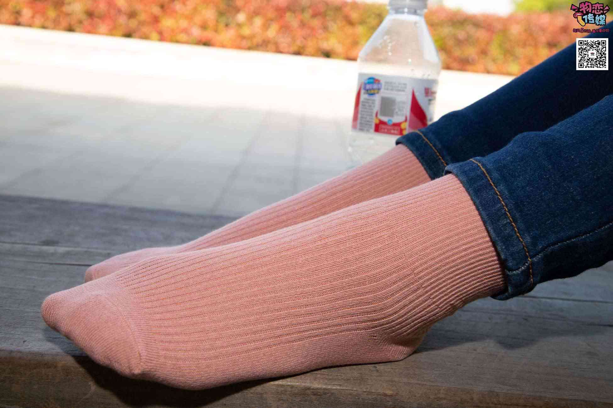 图片[56]-物恋传媒 No.012 娇小型小萝莉哦,猜猜我多大呢,小白板鞋搭配粉色棉袜 [124P] – 速更版-美库