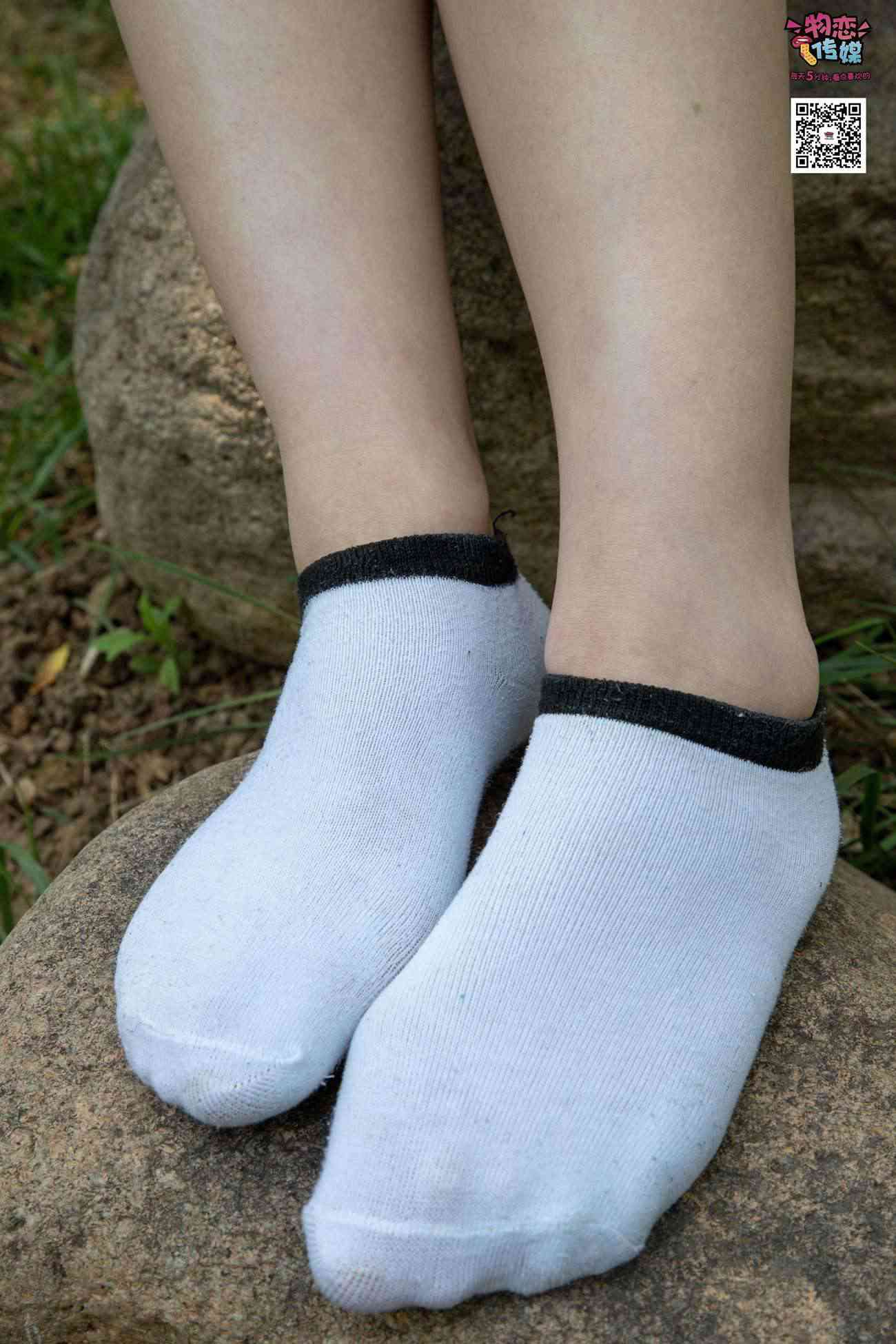 图片[100]-物恋传媒 No.009 纯纯的邻家小妹哦，小白鞋下藏着什么样的棉袜呢 [187P] – 速更版-美库