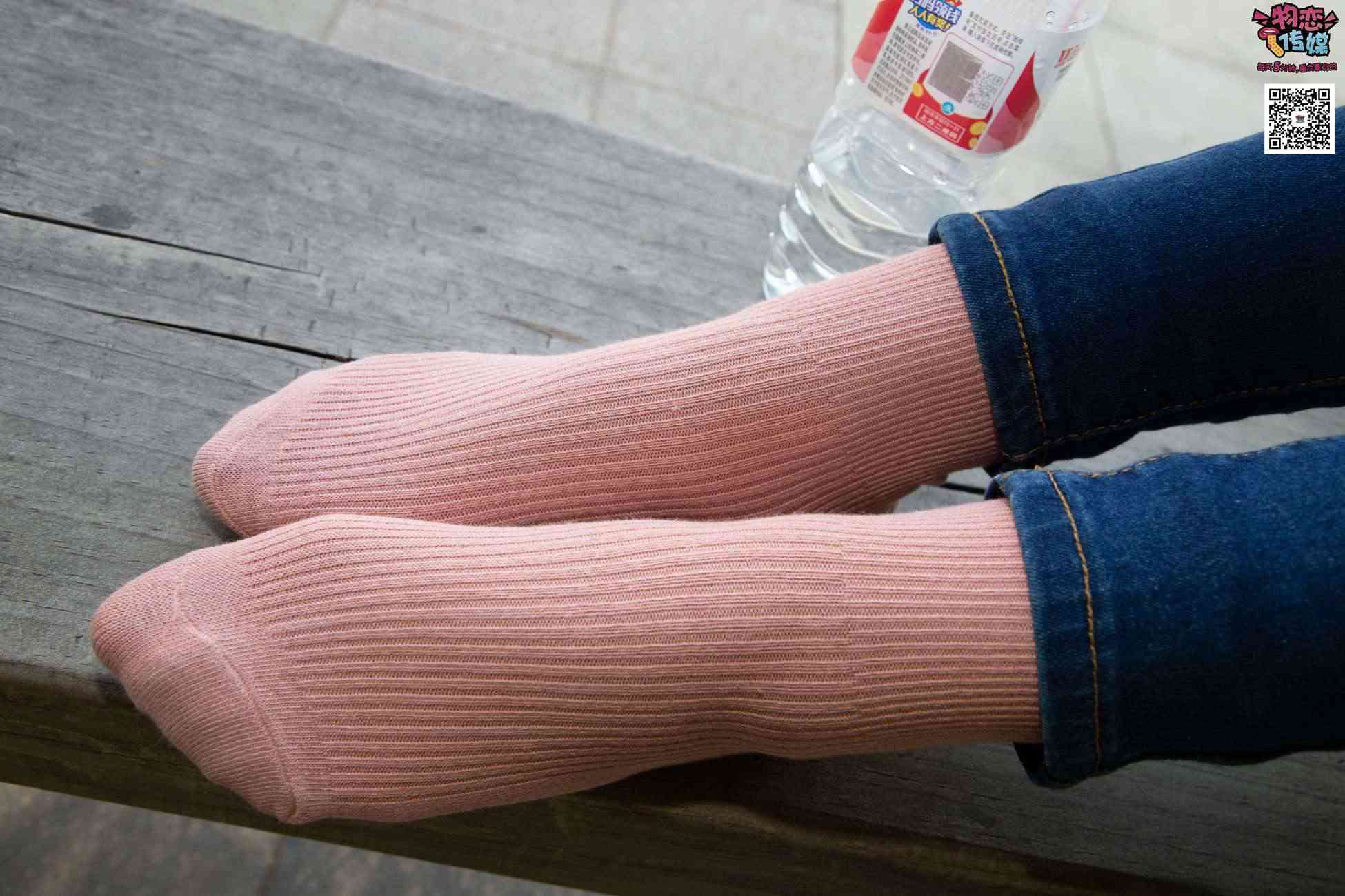 图片[57]-物恋传媒 No.012 娇小型小萝莉哦,猜猜我多大呢,小白板鞋搭配粉色棉袜 [124P] – 速更版-美库