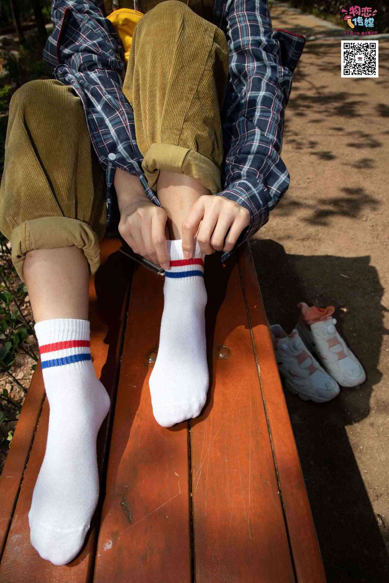 图片[49]-物恋传媒 No.013 气质独特的邻家小妹,粉色小棉袜加白袜哦 [187P] – 速更版-美库