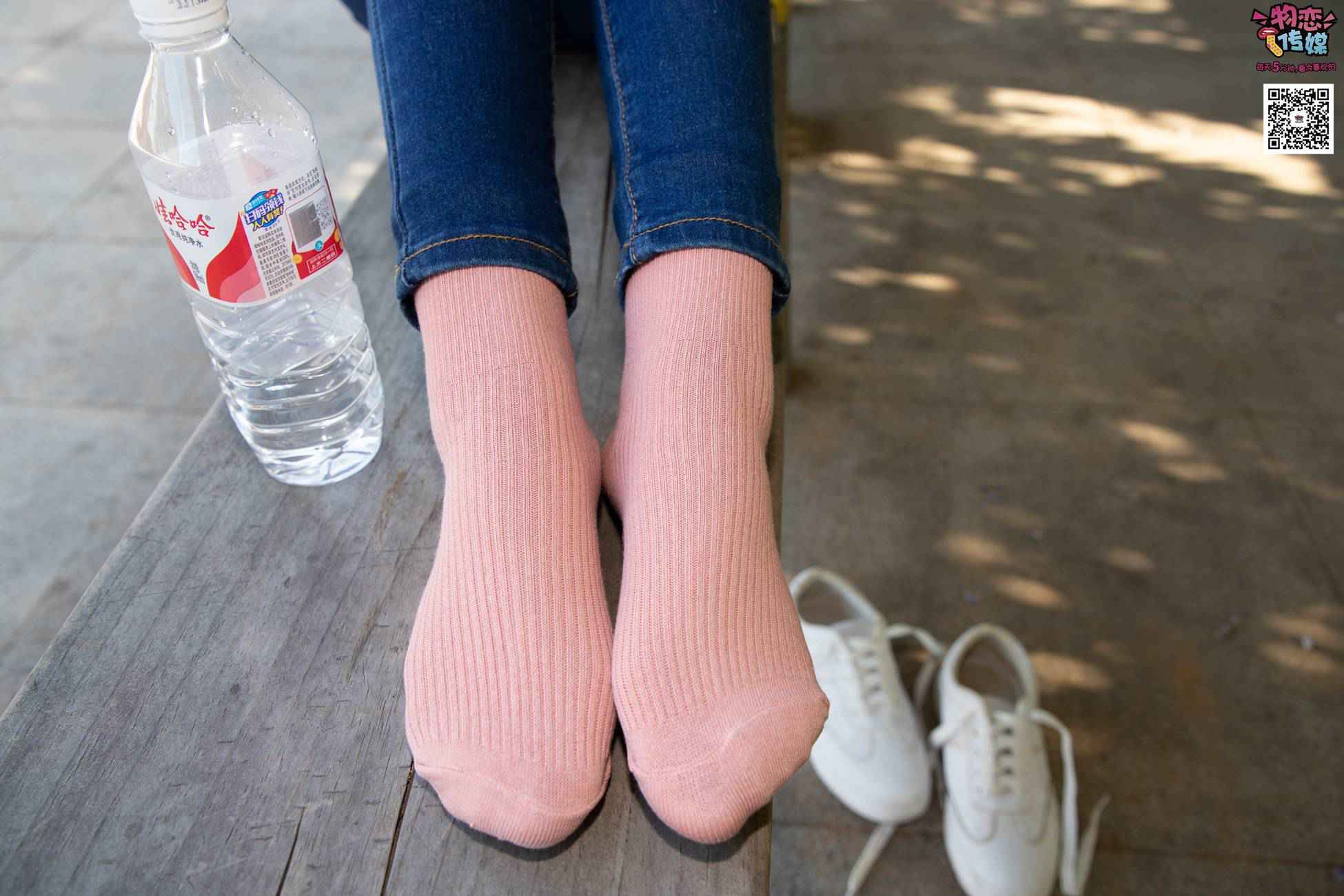 图片[61]-物恋传媒 No.012 娇小型小萝莉哦,猜猜我多大呢,小白板鞋搭配粉色棉袜 [124P] – 速更版-美库