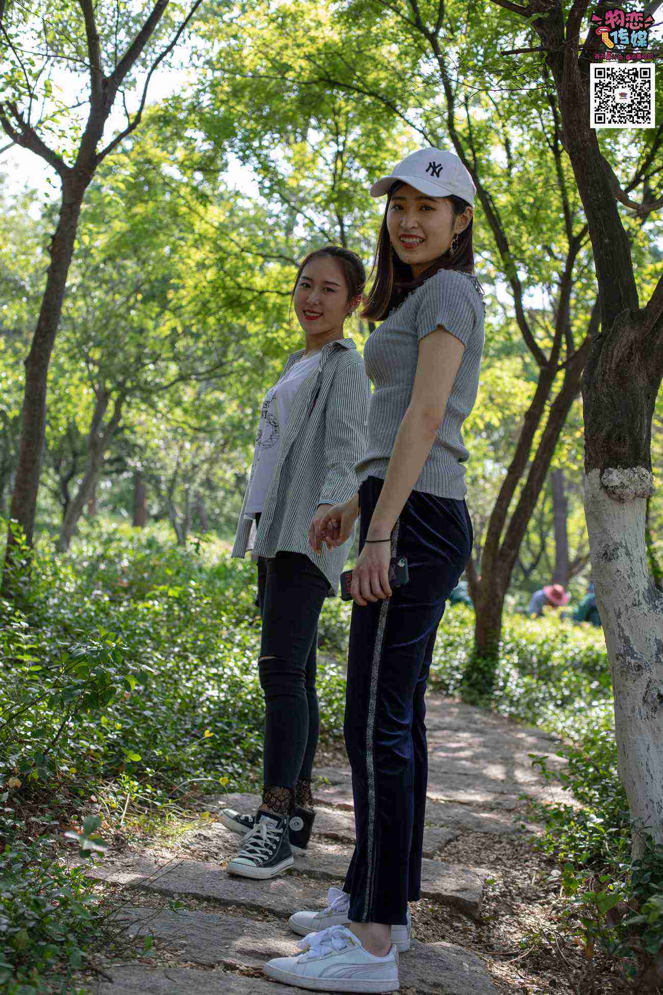 图片[75]-[物恋传媒] NO.010 纯的闺蜜情，纯纯的鞋子与棉袜 [209P] – 速更版-美库