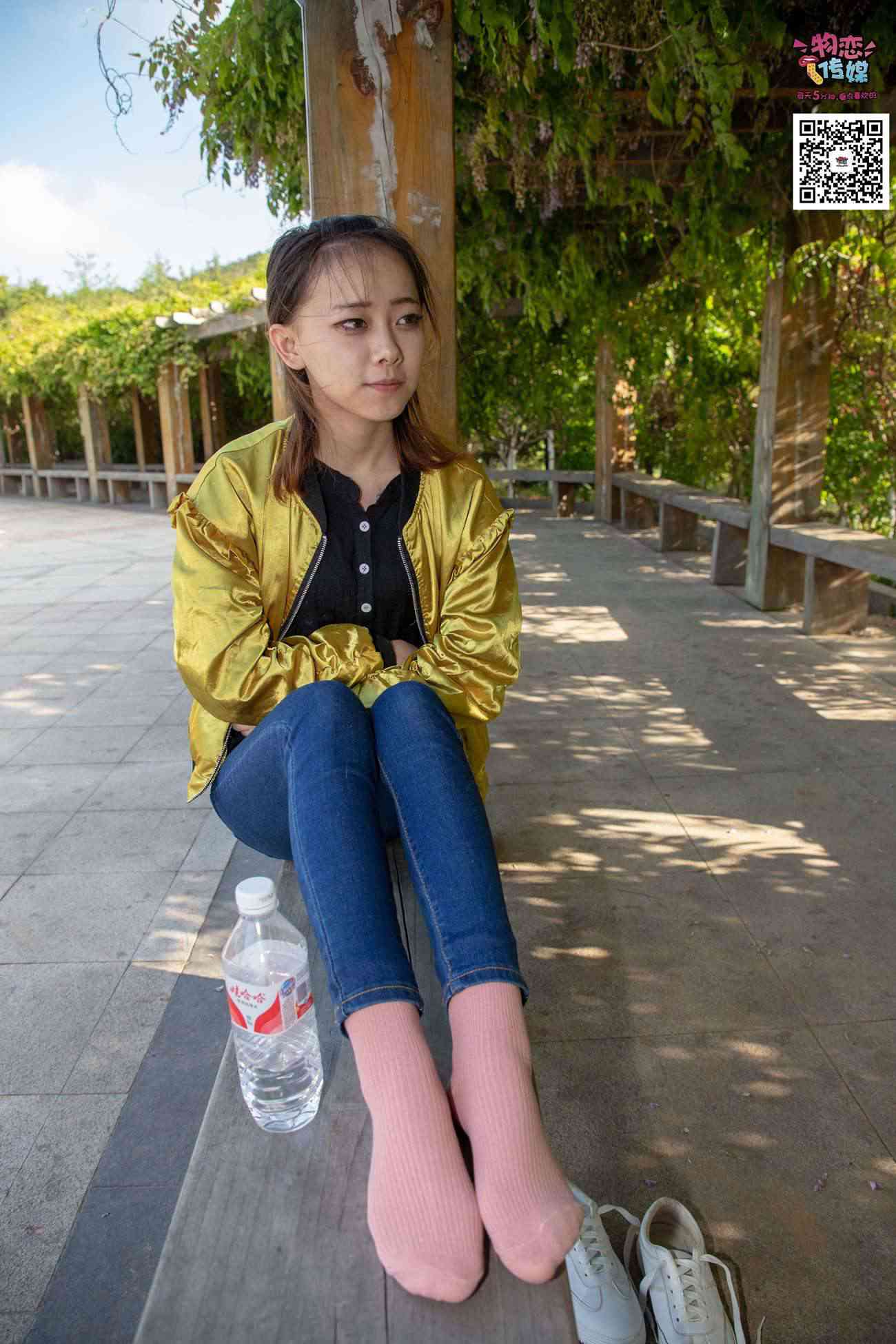 图片[64]-物恋传媒 No.012 娇小型小萝莉哦,猜猜我多大呢,小白板鞋搭配粉色棉袜 [124P] – 速更版-美库