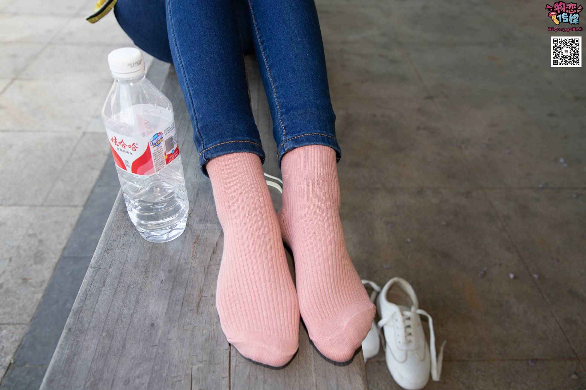 图片[67]-物恋传媒 No.012 娇小型小萝莉哦,猜猜我多大呢,小白板鞋搭配粉色棉袜 [124P] – 速更版-美库