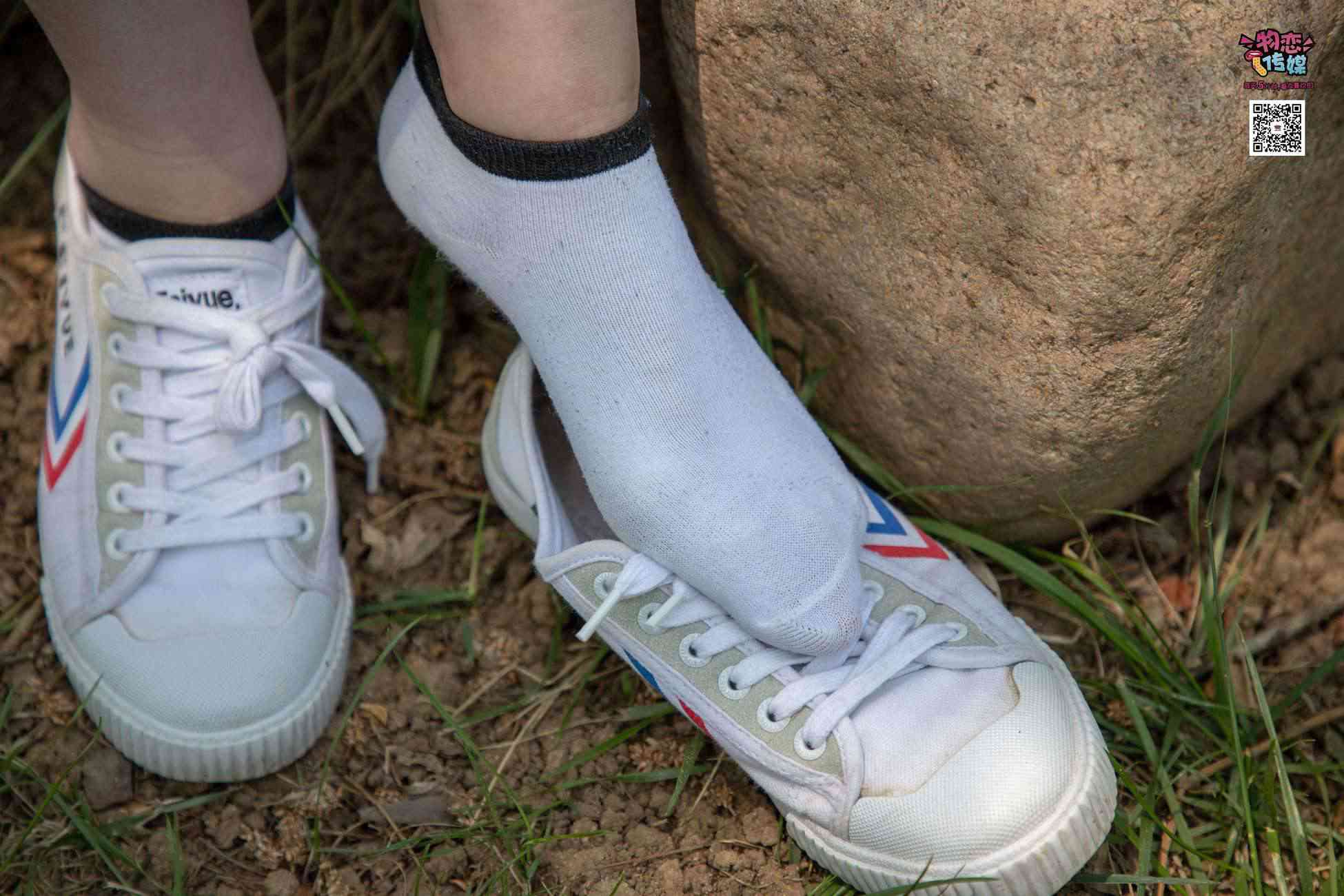 图片[115]-物恋传媒 No.009 纯纯的邻家小妹哦，小白鞋下藏着什么样的棉袜呢 [187P] – 速更版-美库