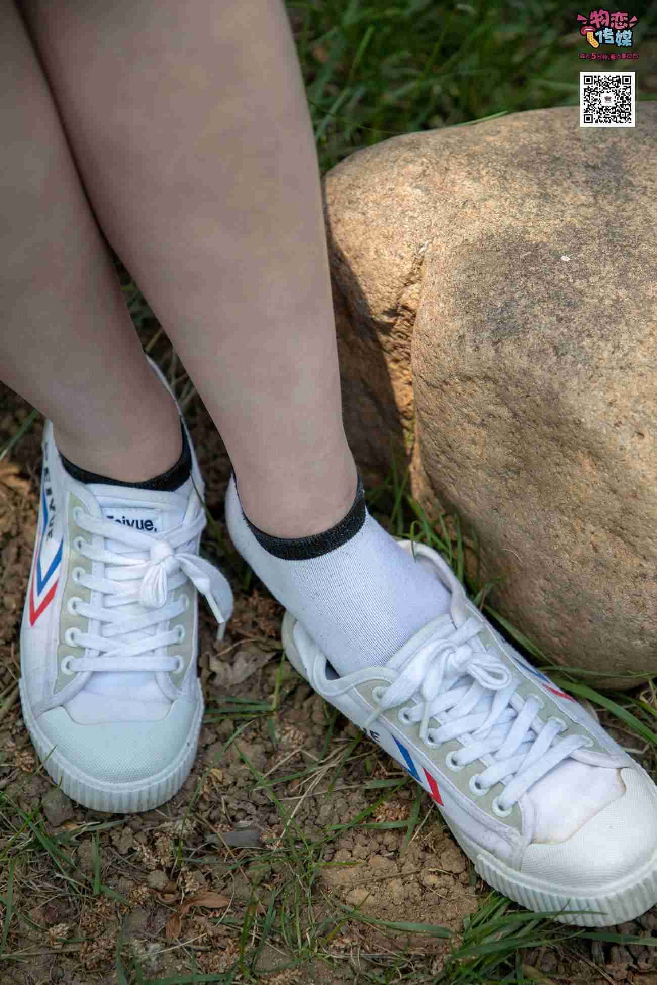 图片[119]-物恋传媒 No.009 纯纯的邻家小妹哦，小白鞋下藏着什么样的棉袜呢 [187P] – 速更版-美库