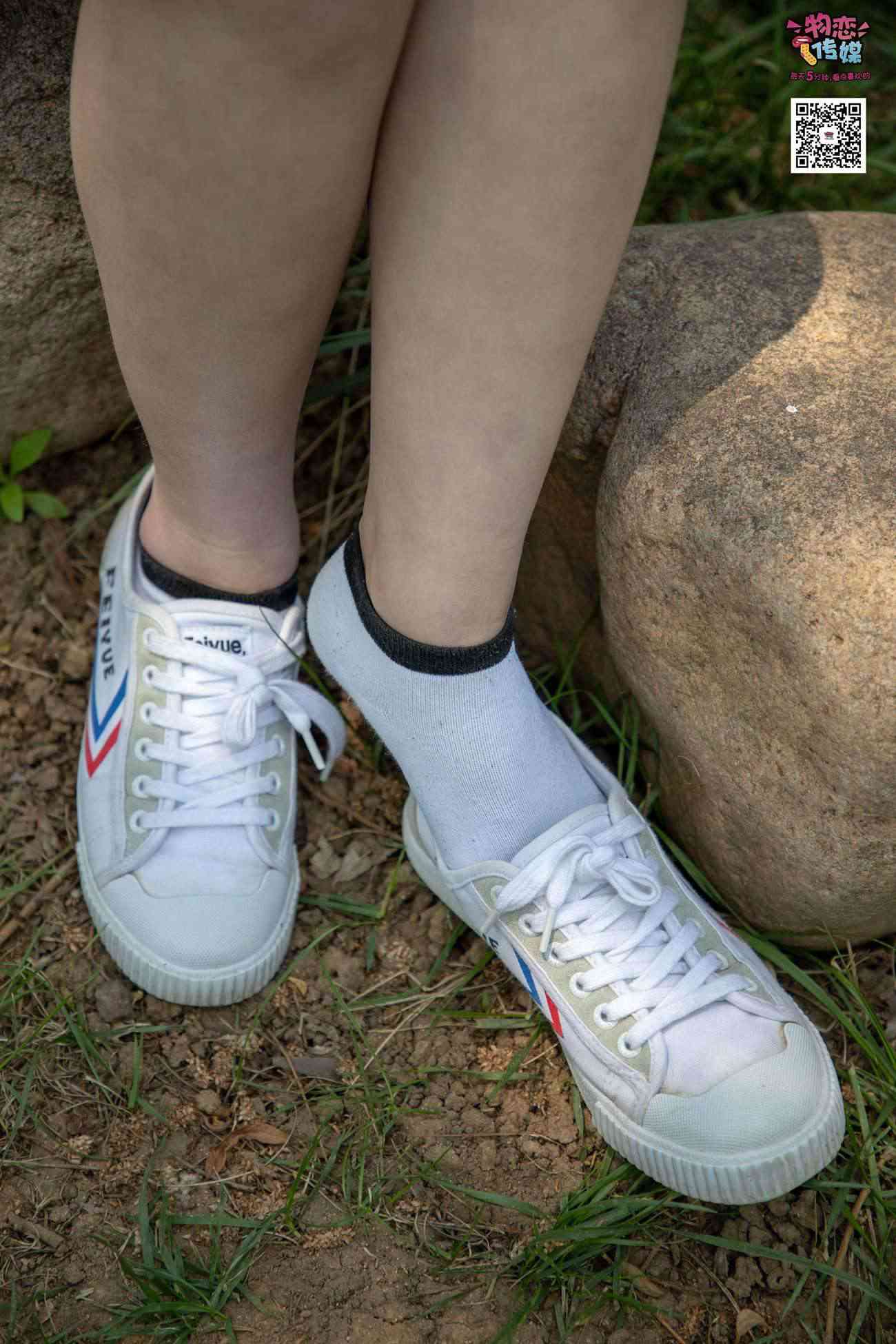 图片[122]-物恋传媒 No.009 纯纯的邻家小妹哦，小白鞋下藏着什么样的棉袜呢 [187P] – 速更版-美库