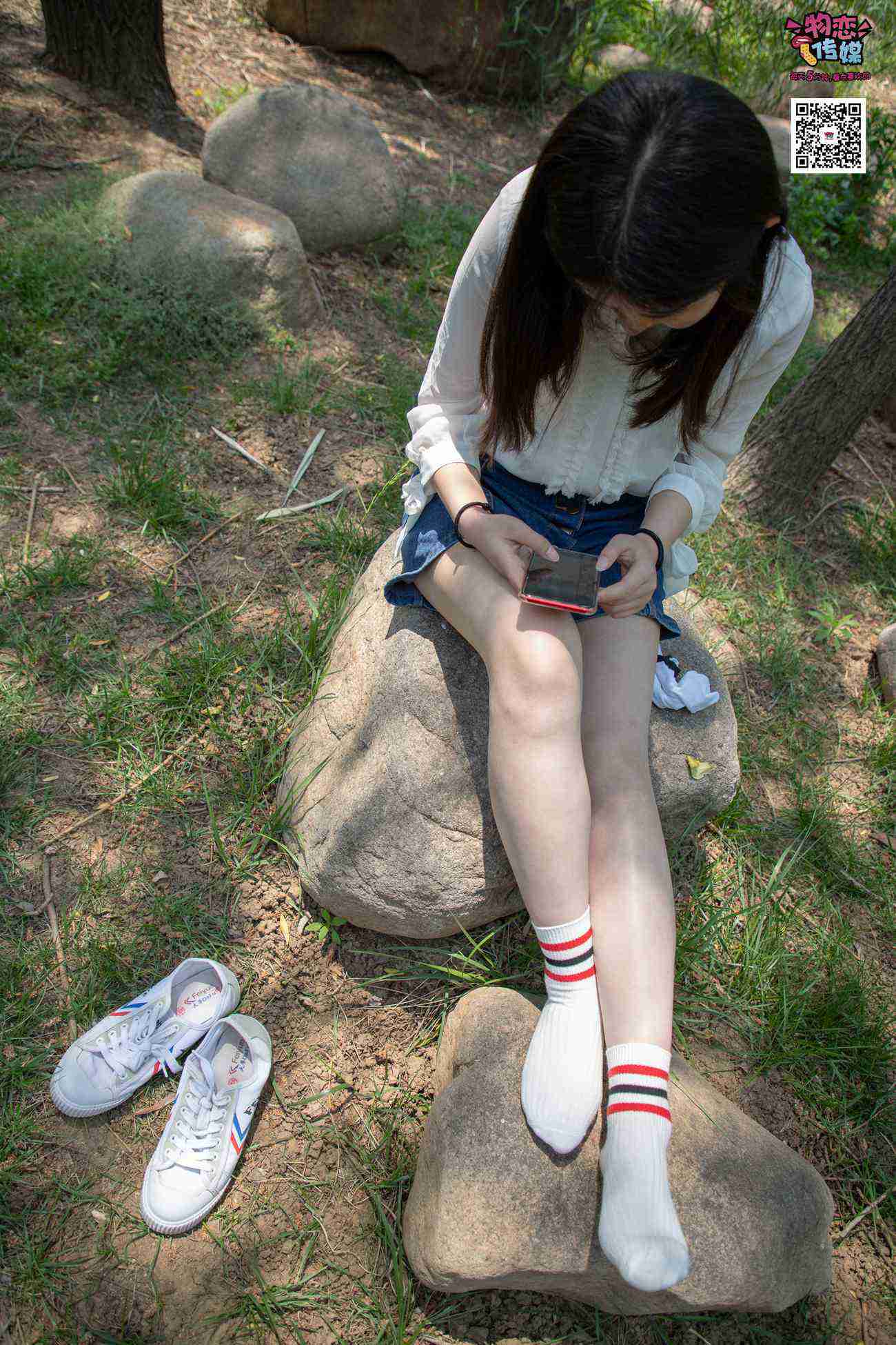 图片[180]-物恋传媒 No.009 纯纯的邻家小妹哦，小白鞋下藏着什么样的棉袜呢 [187P] – 速更版-美库