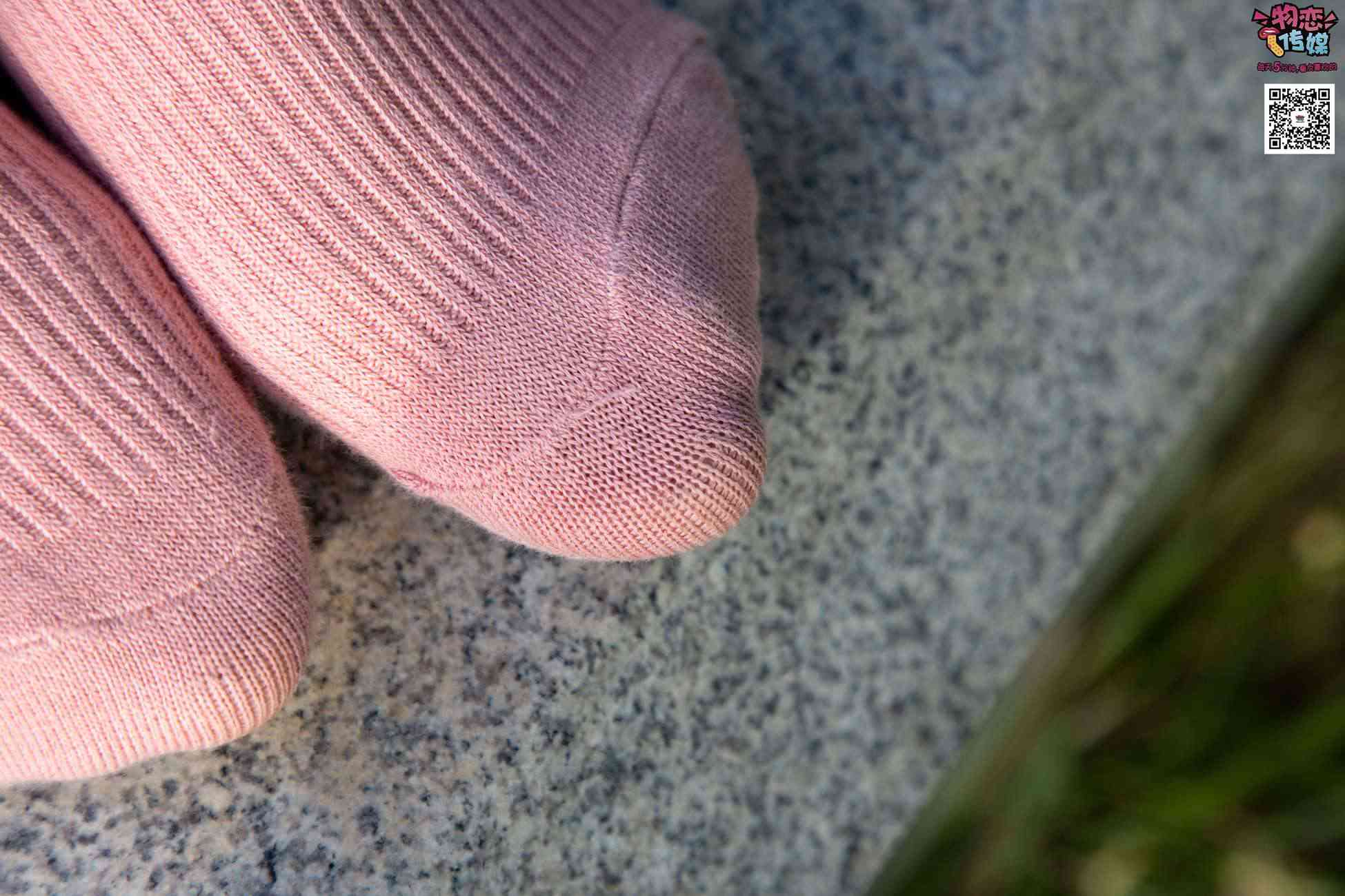 图片[114]-物恋传媒 No.012 娇小型小萝莉哦,猜猜我多大呢,小白板鞋搭配粉色棉袜 [124P] – 速更版-美库