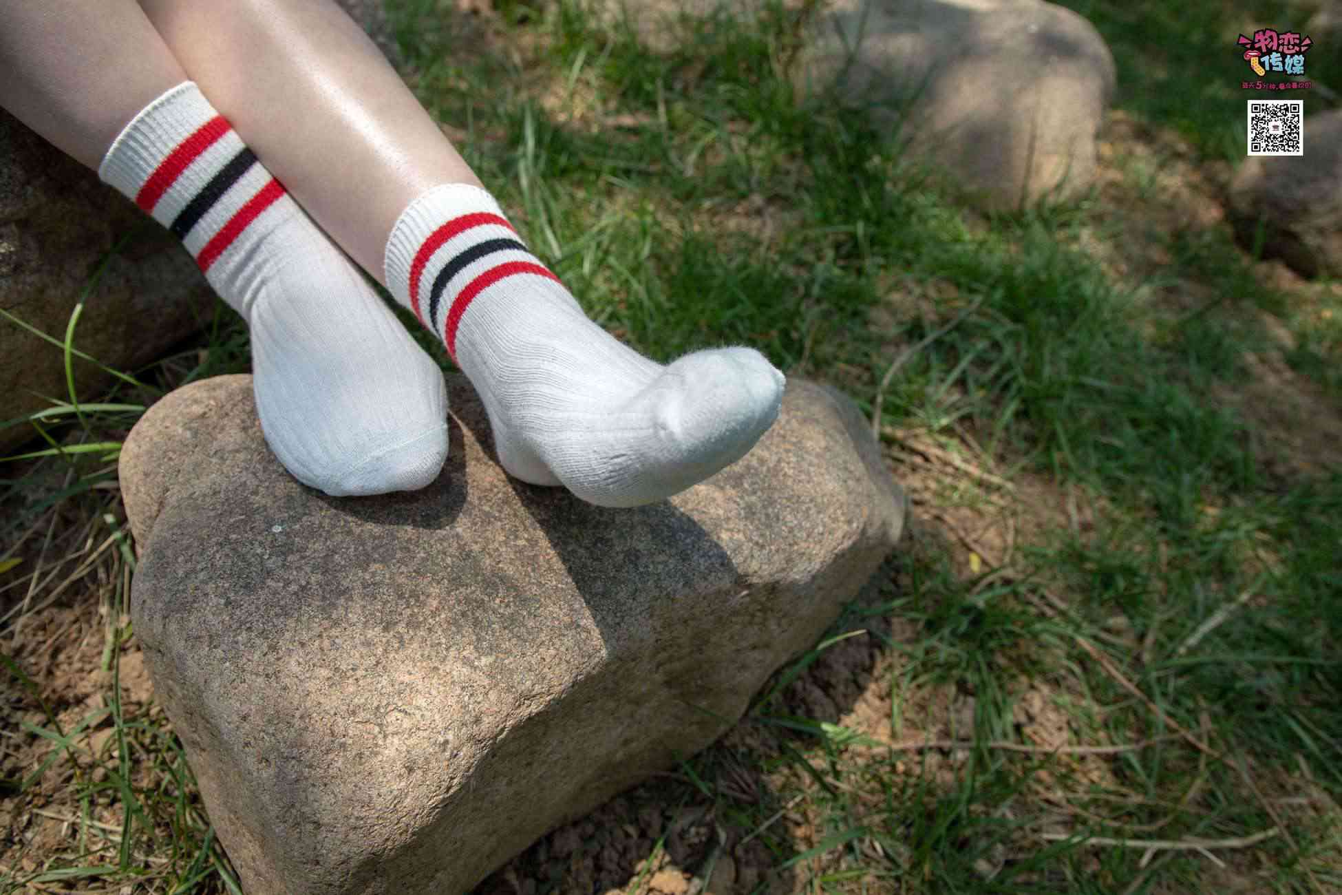 图片[184]-物恋传媒 No.009 纯纯的邻家小妹哦，小白鞋下藏着什么样的棉袜呢 [187P] – 速更版-美库