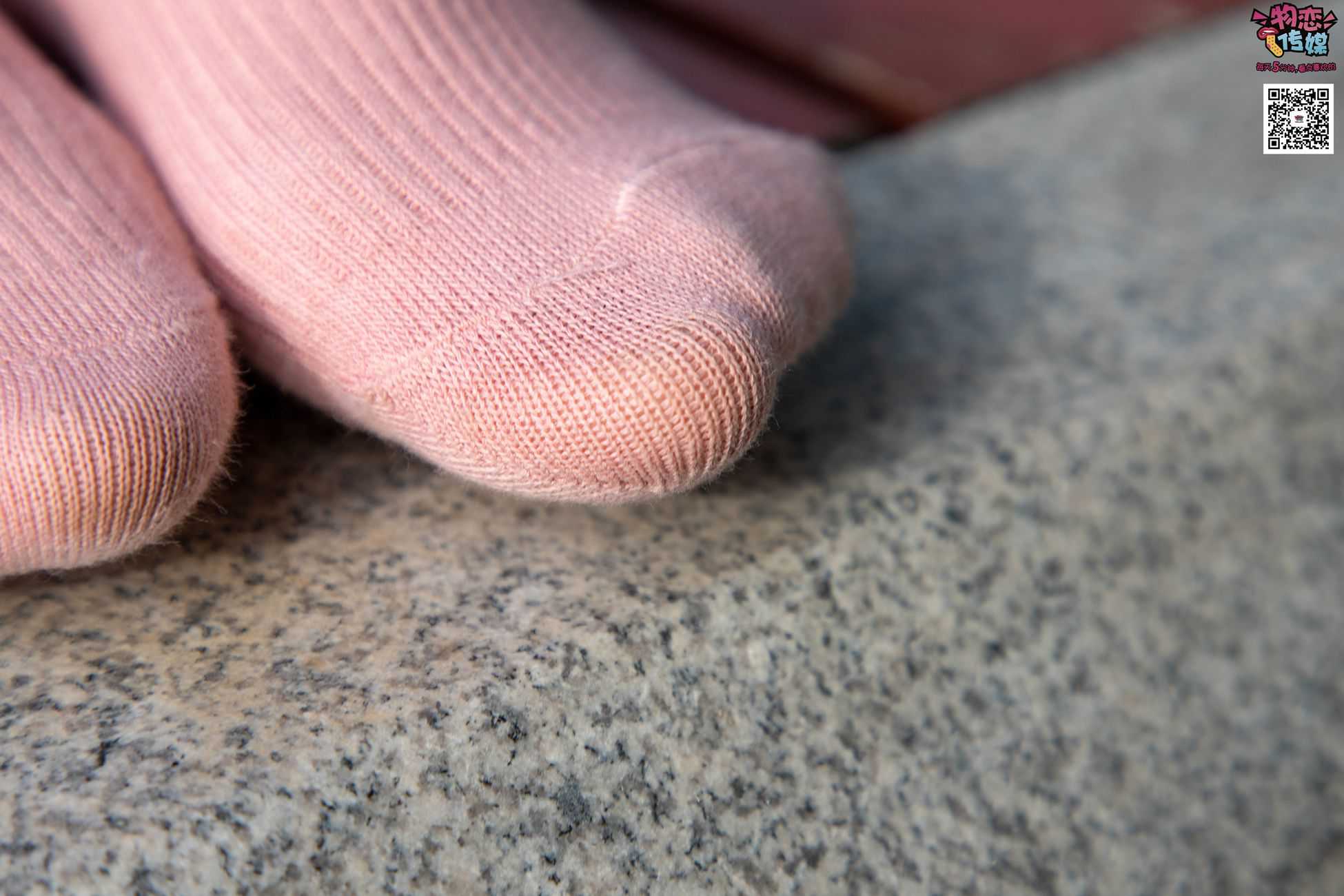 图片[115]-物恋传媒 No.012 娇小型小萝莉哦,猜猜我多大呢,小白板鞋搭配粉色棉袜 [124P] – 速更版-美库