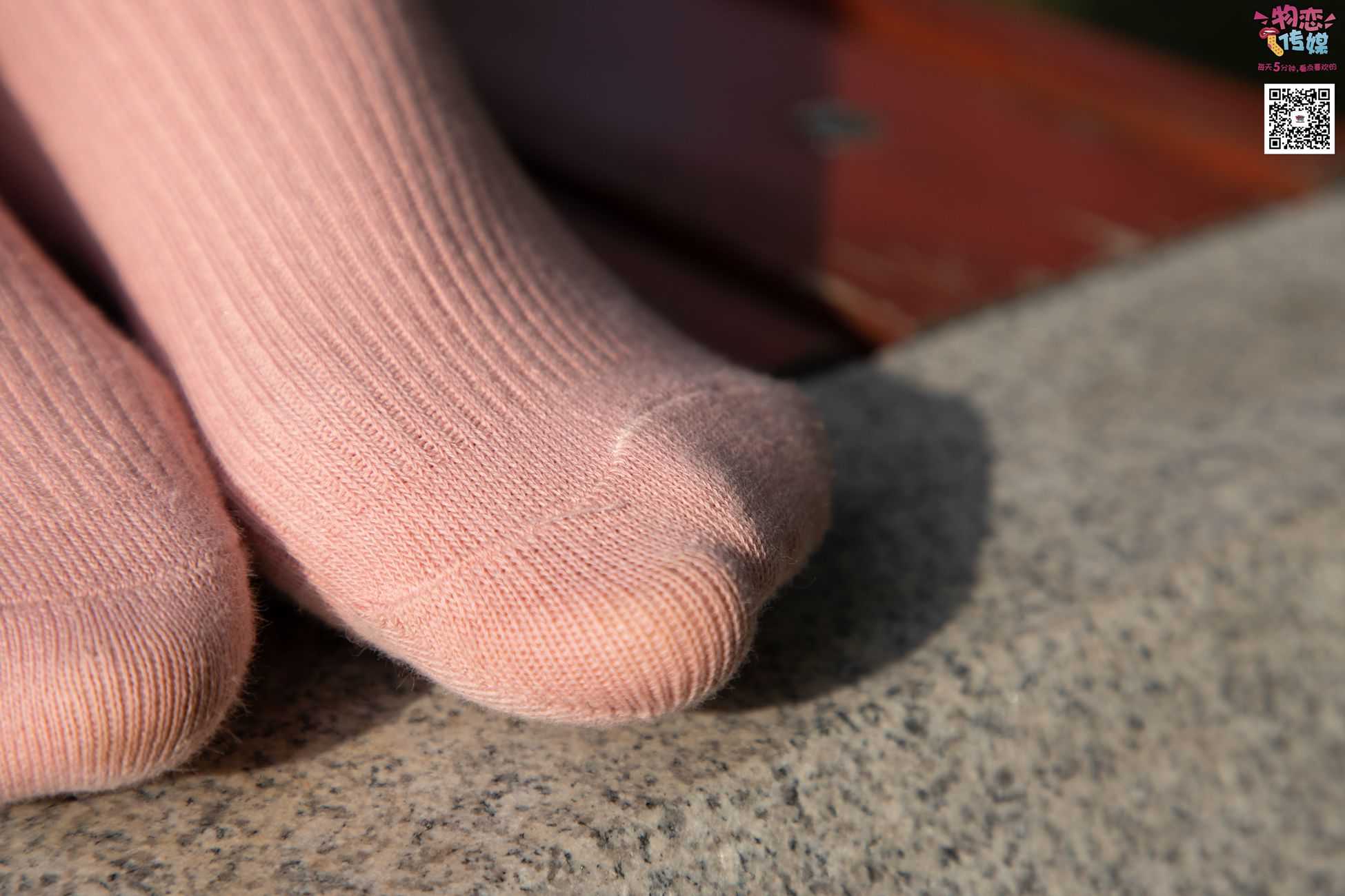 图片[116]-物恋传媒 No.012 娇小型小萝莉哦,猜猜我多大呢,小白板鞋搭配粉色棉袜 [124P] – 速更版-美库