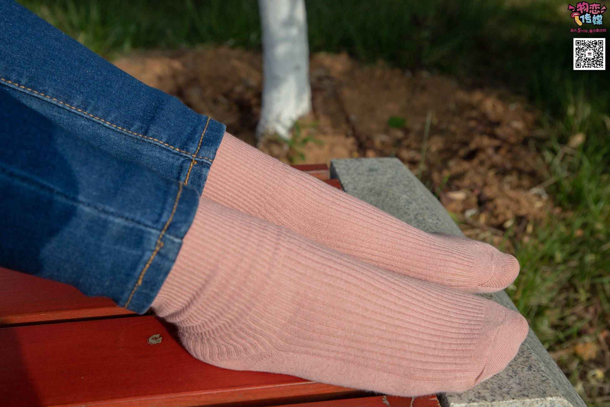 图片[117]-物恋传媒 No.012 娇小型小萝莉哦,猜猜我多大呢,小白板鞋搭配粉色棉袜 [124P] – 速更版-美库