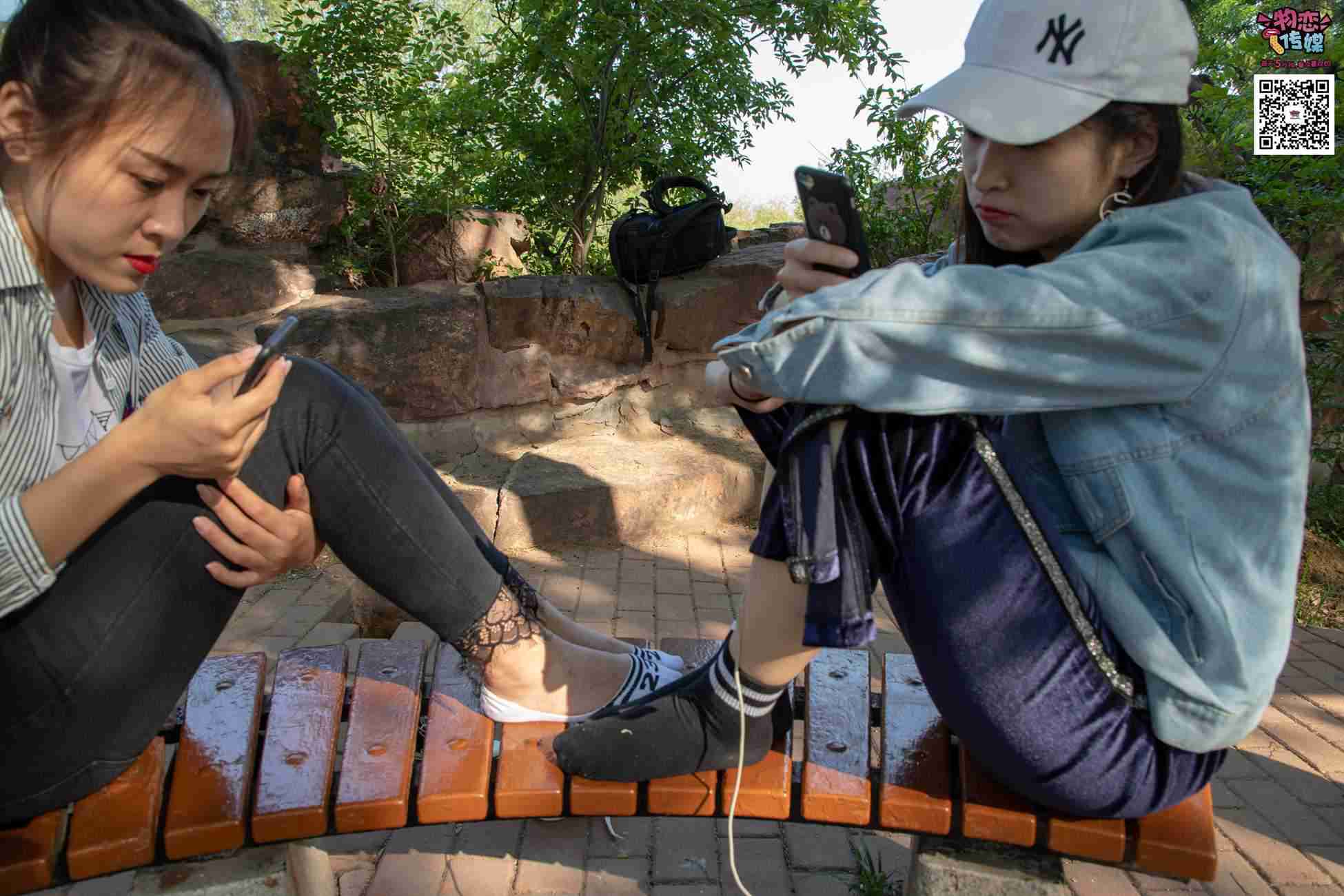 图片[130]-[物恋传媒] NO.010 纯的闺蜜情，纯纯的鞋子与棉袜 [209P] – 速更版-美库