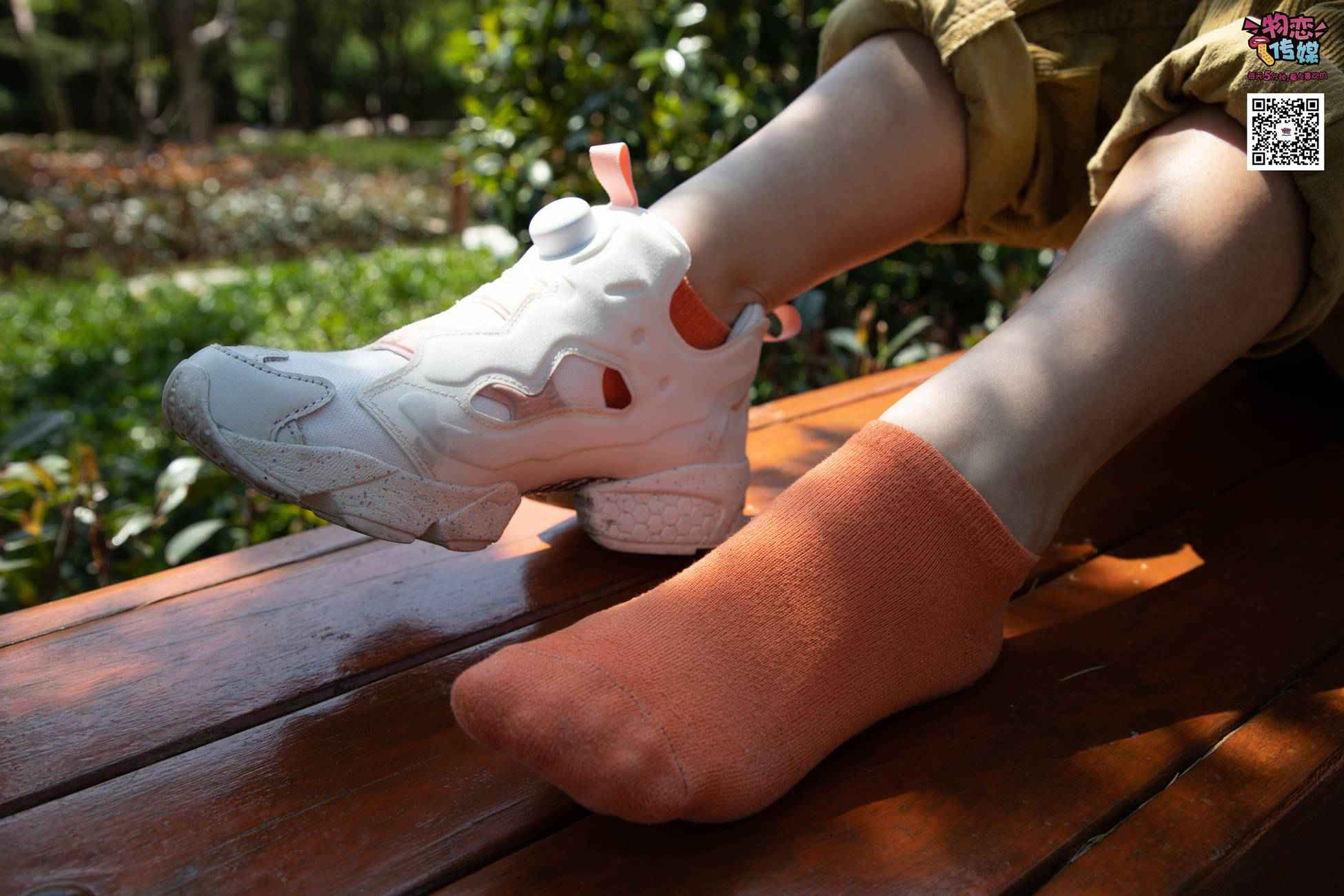 图片[112]-物恋传媒 No.013 气质独特的邻家小妹,粉色小棉袜加白袜哦 [187P] – 速更版-美库