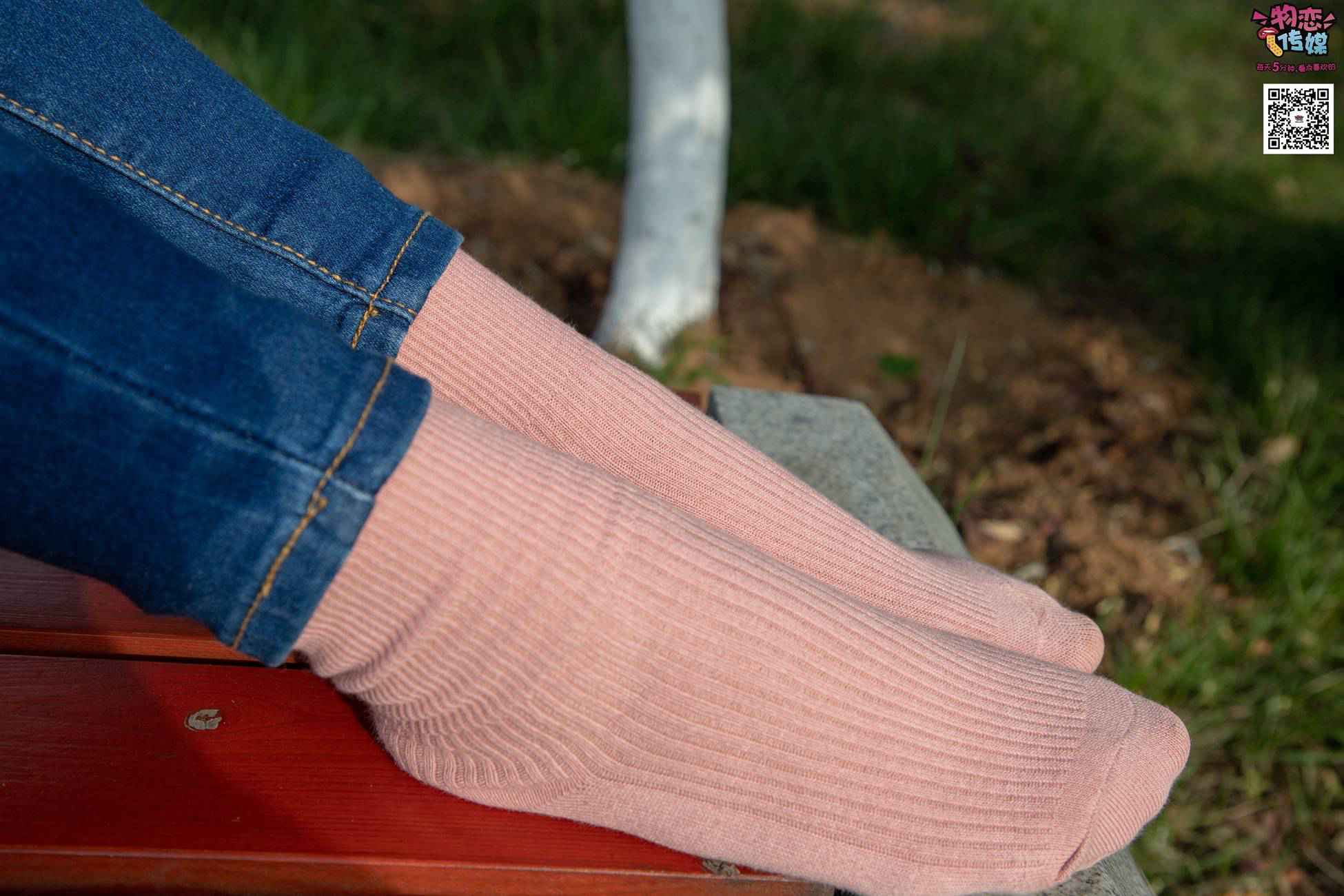 图片[123]-物恋传媒 No.012 娇小型小萝莉哦,猜猜我多大呢,小白板鞋搭配粉色棉袜 [124P] – 速更版-美库