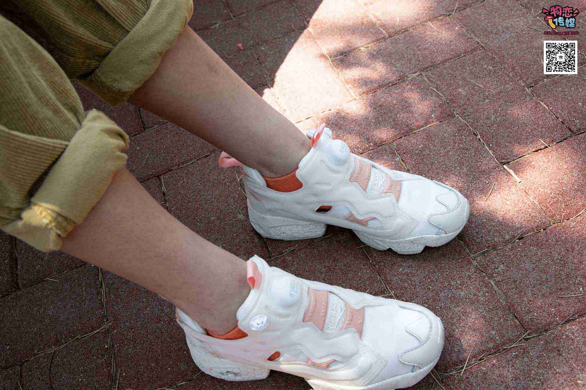 图片[131]-物恋传媒 No.013 气质独特的邻家小妹,粉色小棉袜加白袜哦 [187P] – 速更版-美库