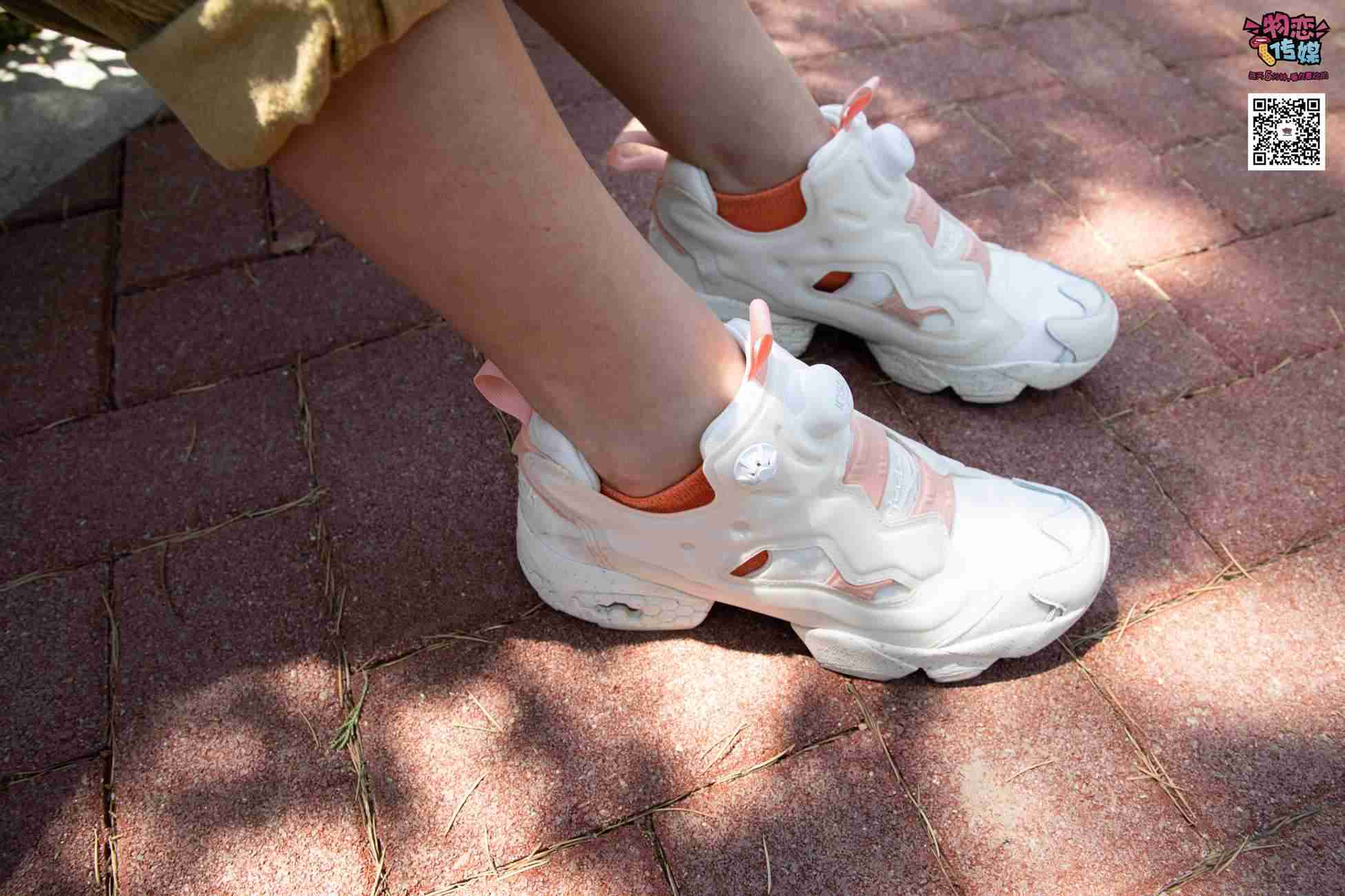 图片[136]-物恋传媒 No.013 气质独特的邻家小妹,粉色小棉袜加白袜哦 [187P] – 速更版-美库