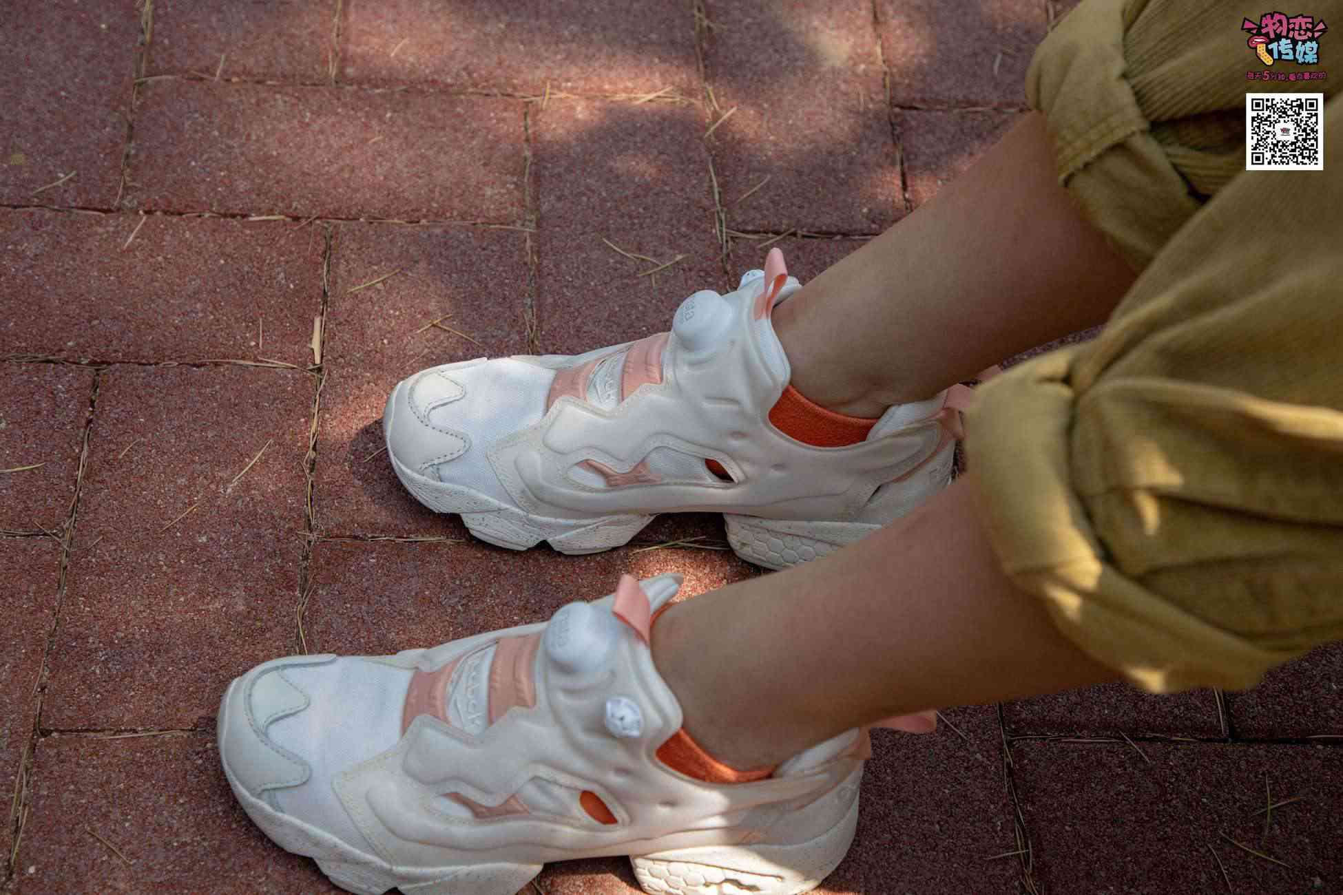 图片[152]-物恋传媒 No.013 气质独特的邻家小妹,粉色小棉袜加白袜哦 [187P] – 速更版-美库