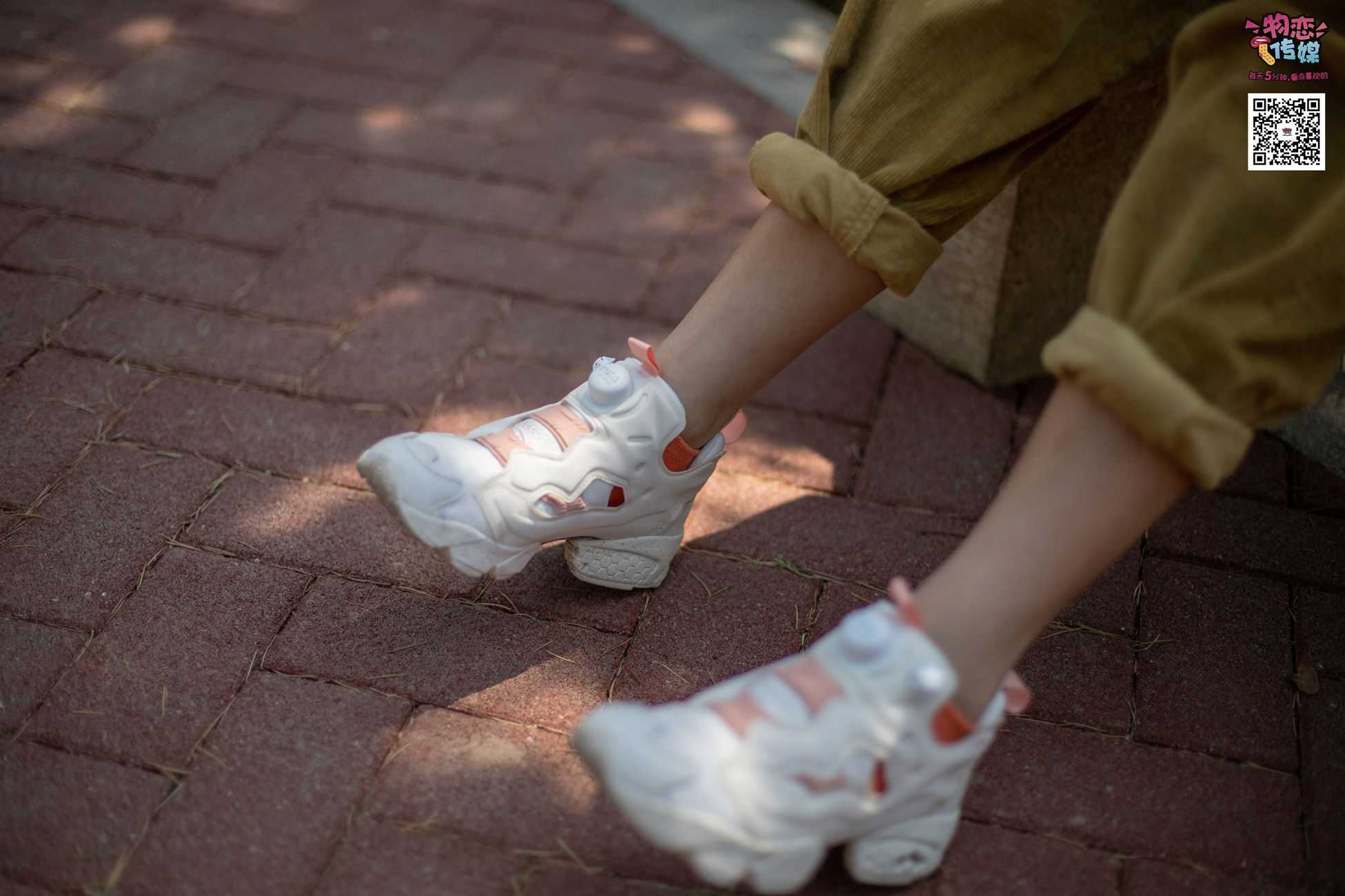 图片[159]-物恋传媒 No.013 气质独特的邻家小妹,粉色小棉袜加白袜哦 [187P] – 速更版-美库