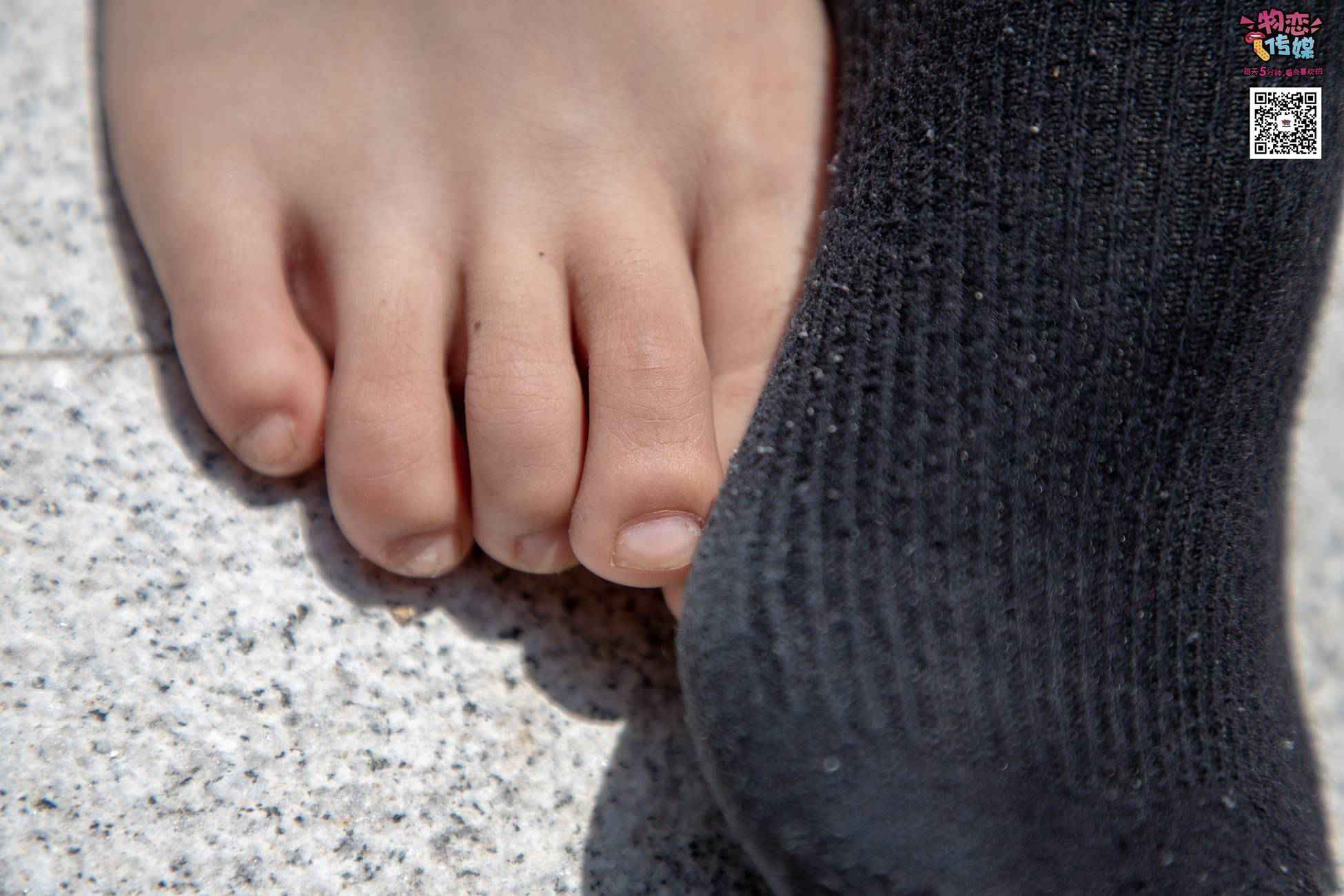 图片[183]-物恋传媒 No.011 纯纯的邻家小妹,小白鞋搭配黑色船袜,清凉一夏 [187P] – 速更版-美库