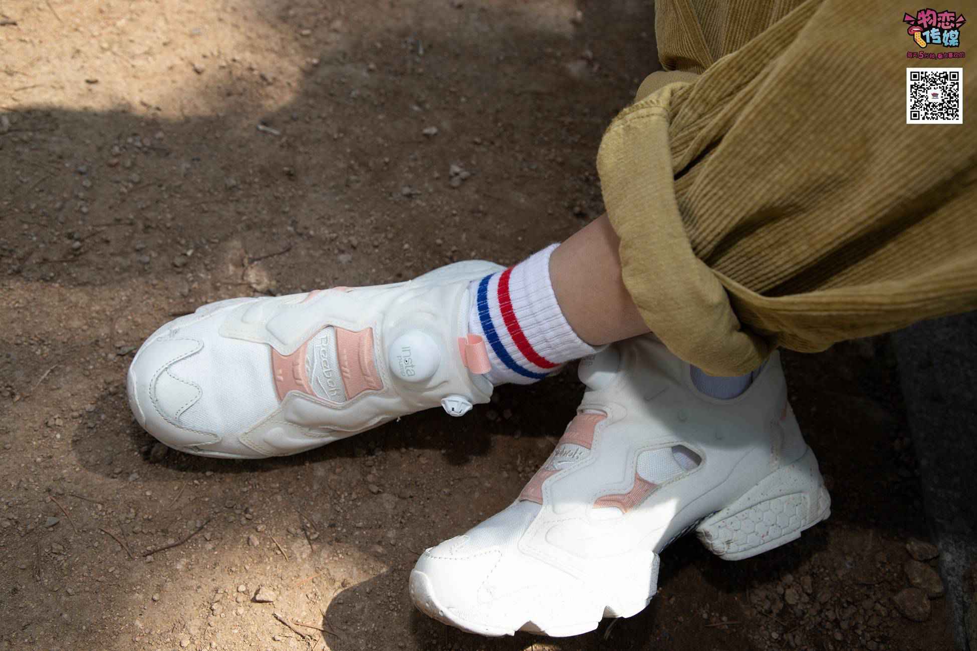 图片[180]-物恋传媒 No.013 气质独特的邻家小妹,粉色小棉袜加白袜哦 [187P] – 速更版-美库