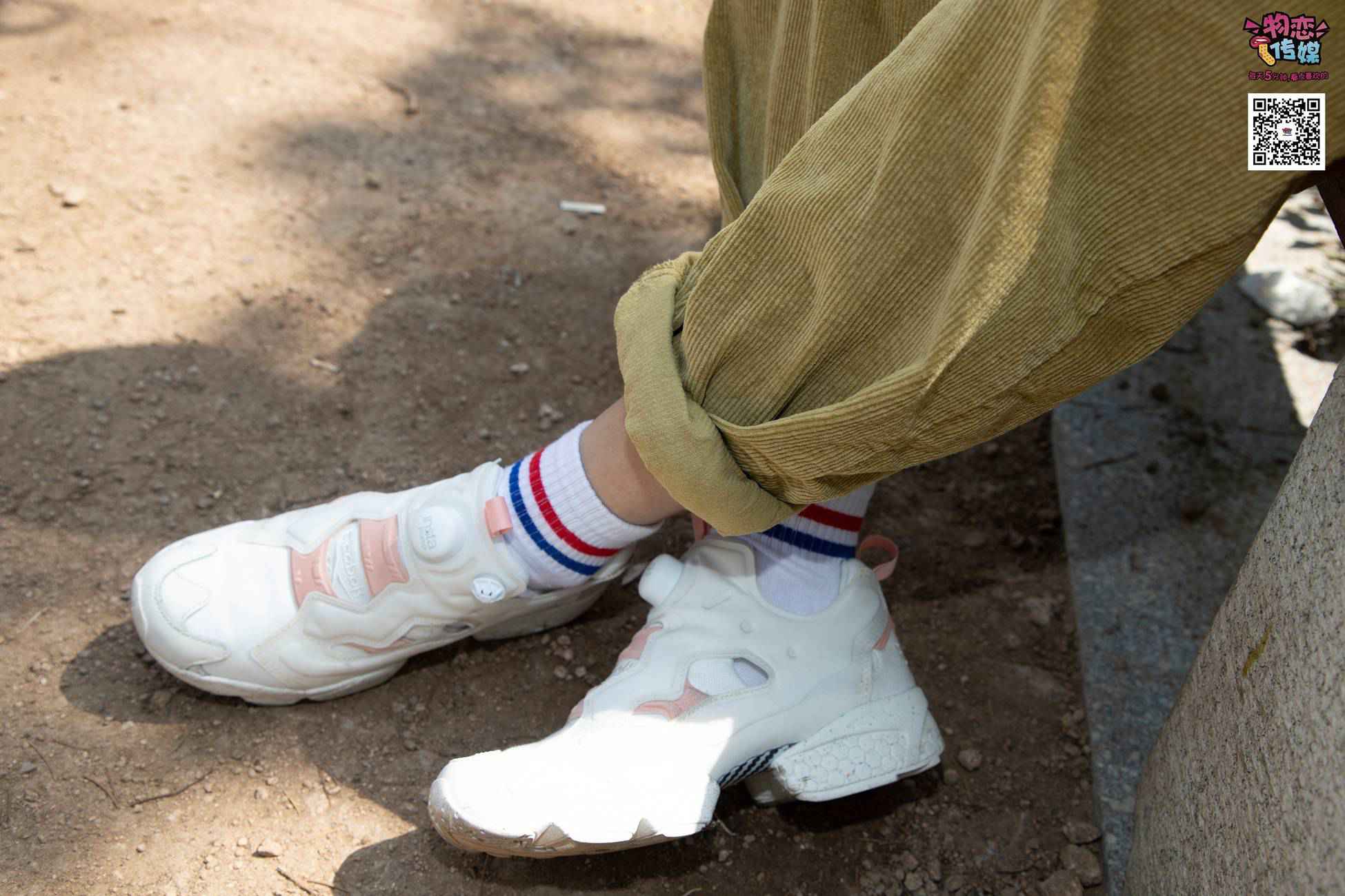 图片[184]-物恋传媒 No.013 气质独特的邻家小妹,粉色小棉袜加白袜哦 [187P] – 速更版-美库