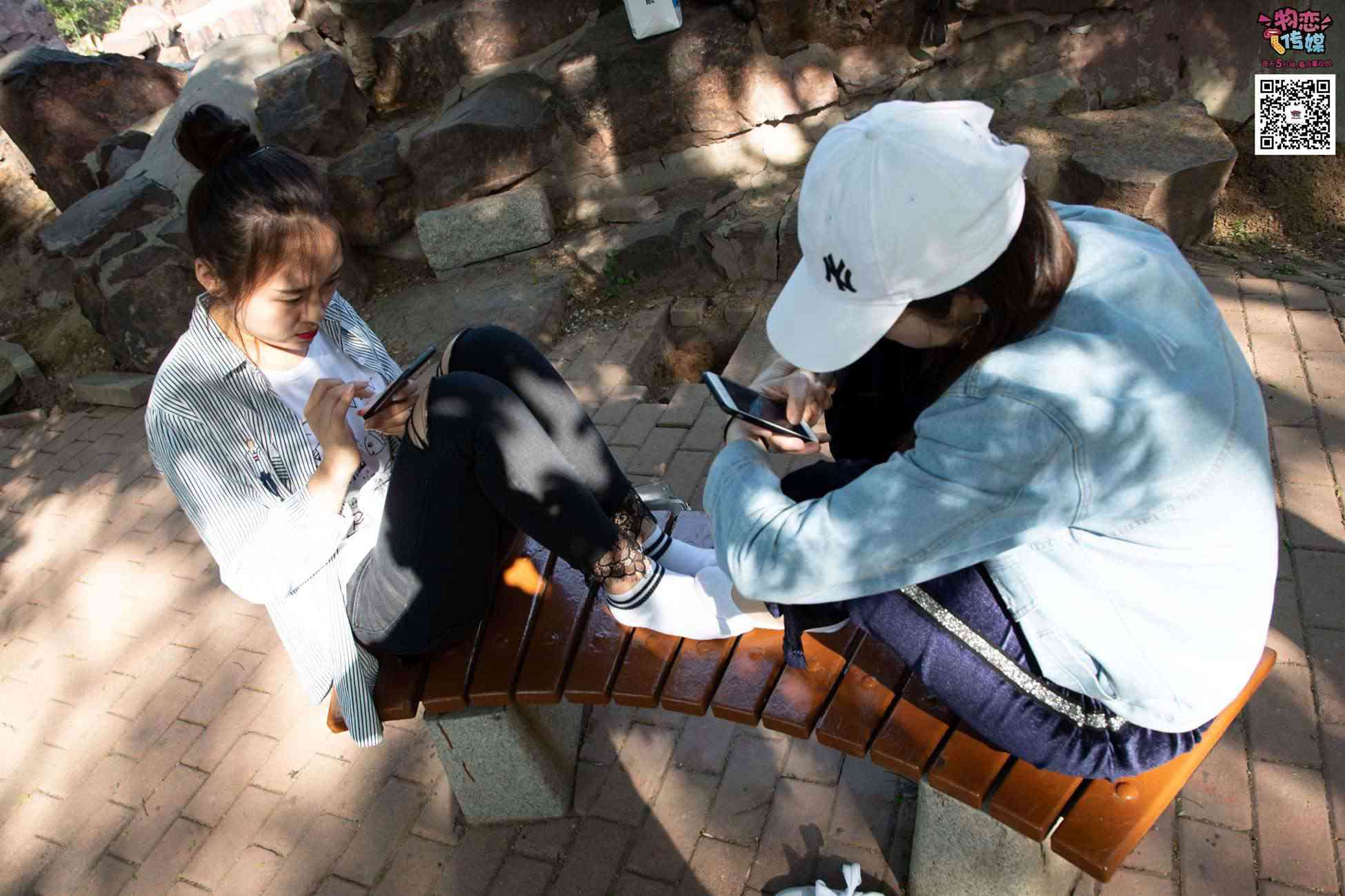 图片[211]-[物恋传媒] NO.010 纯的闺蜜情，纯纯的鞋子与棉袜 [209P] – 速更版-美库