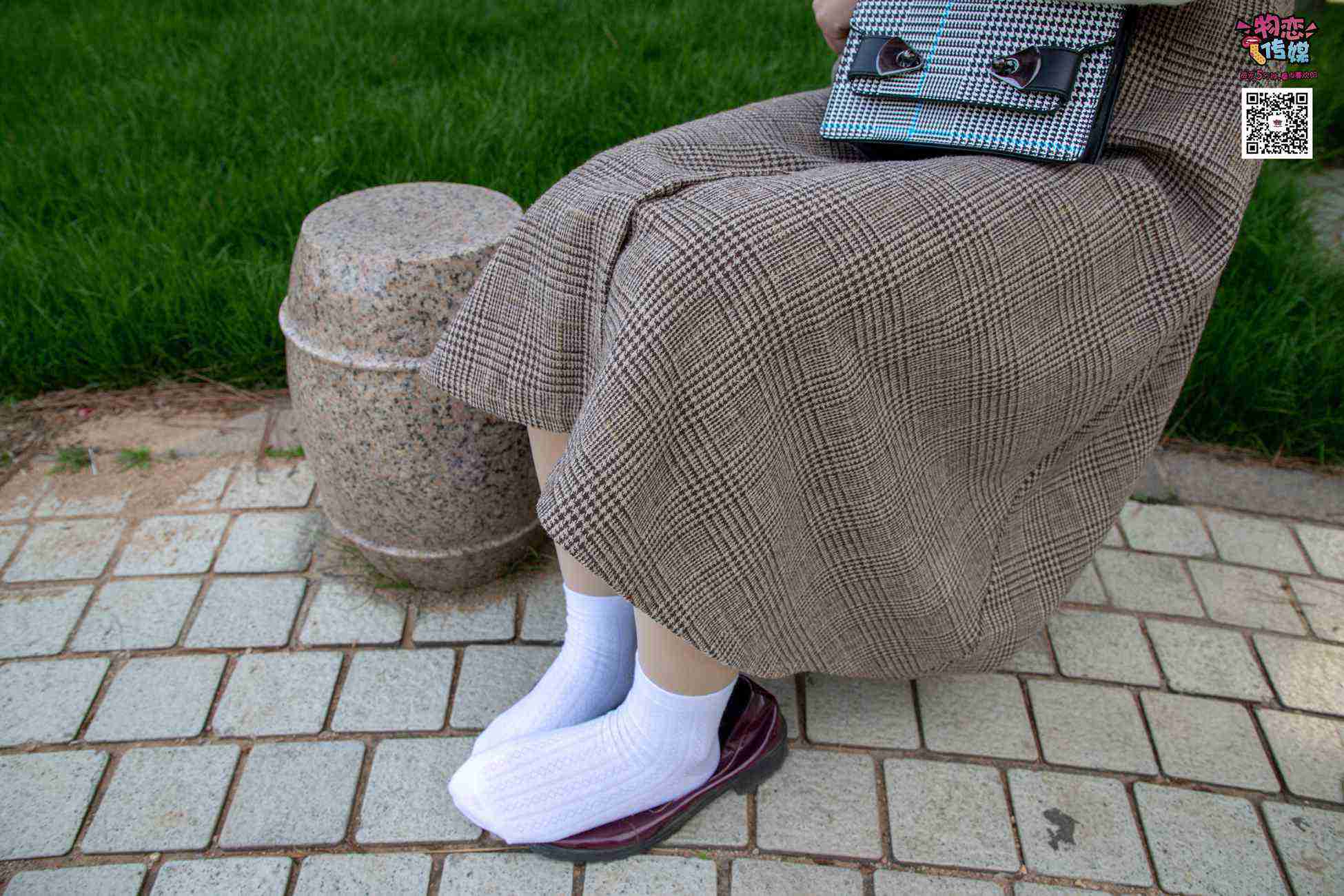 图片[27]-[物恋传媒] NO.015 书香气质女生，肉丝搭配白棉袜 [192P] – 速更版-美库