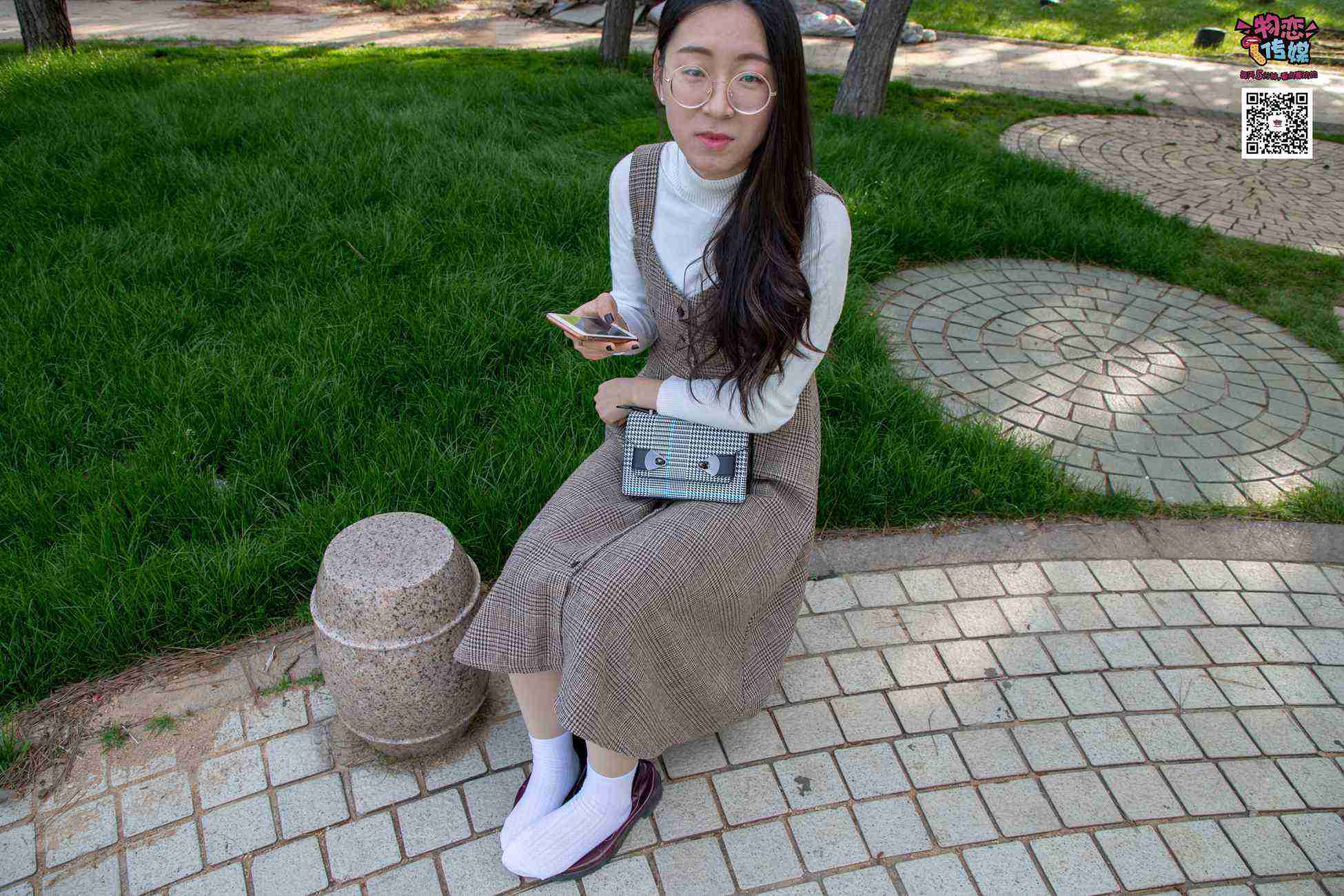 图片[28]-[物恋传媒] NO.015 书香气质女生，肉丝搭配白棉袜 [192P] – 速更版-美库