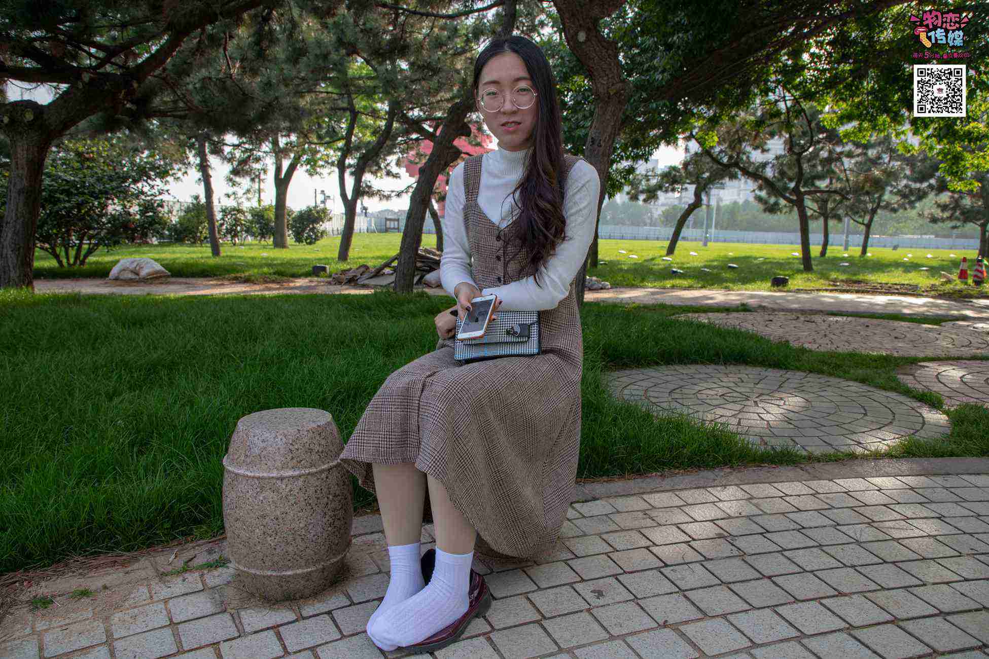 图片[29]-[物恋传媒] NO.015 书香气质女生，肉丝搭配白棉袜 [192P] – 速更版-美库