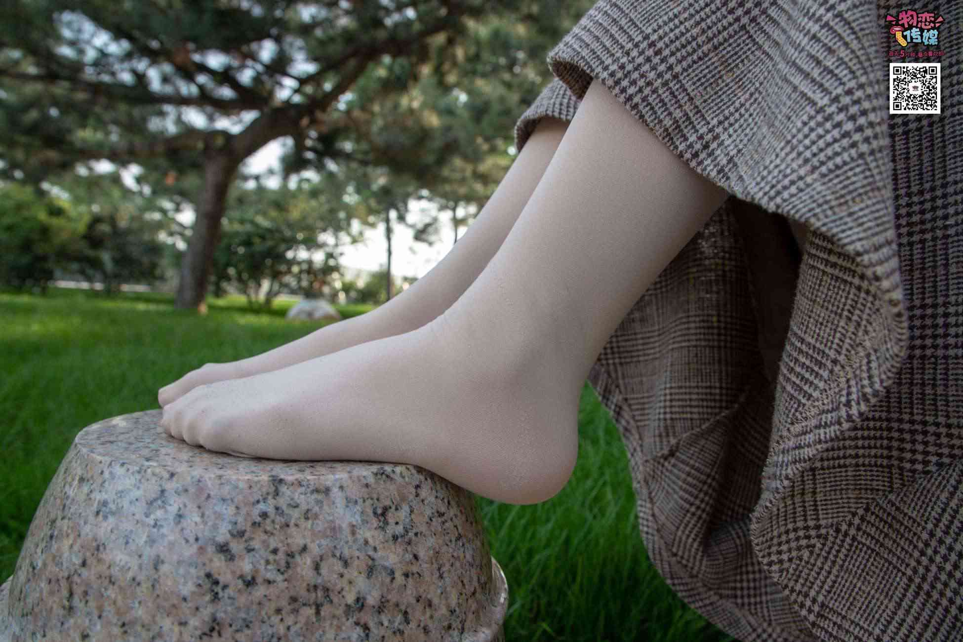 图片[73]-[物恋传媒] NO.015 书香气质女生，肉丝搭配白棉袜 [192P] – 速更版-美库