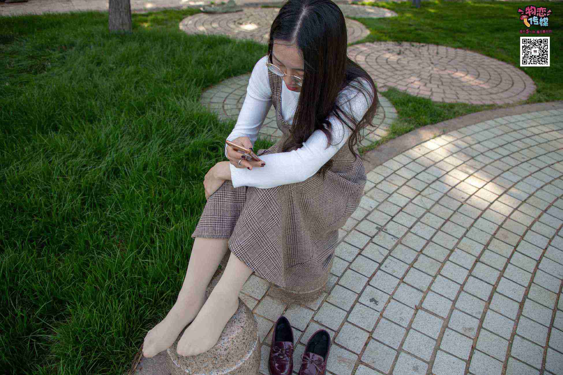 图片[95]-[物恋传媒] NO.015 书香气质女生，肉丝搭配白棉袜 [192P] – 速更版-美库