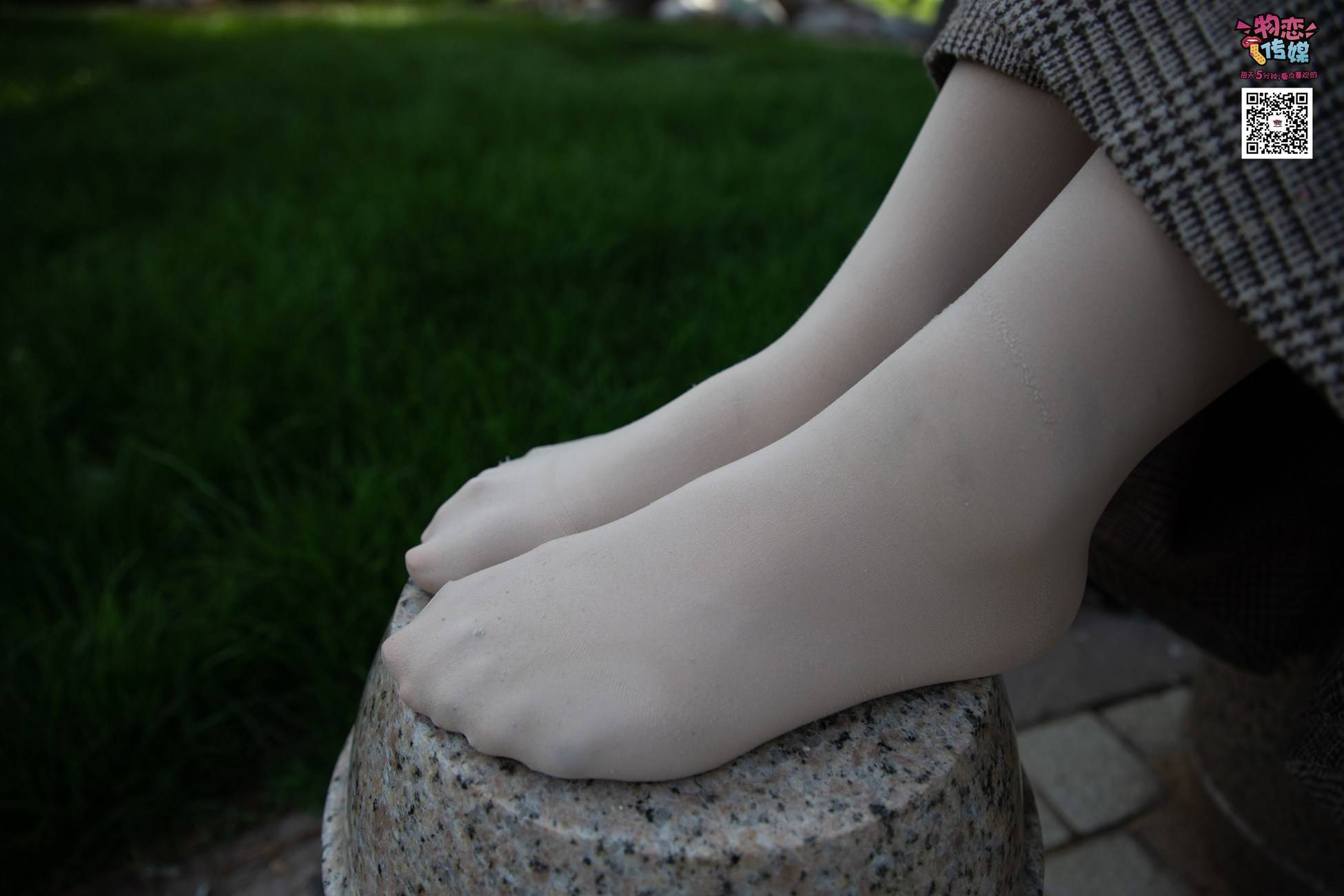 图片[110]-[物恋传媒] NO.015 书香气质女生，肉丝搭配白棉袜 [192P] – 速更版-美库