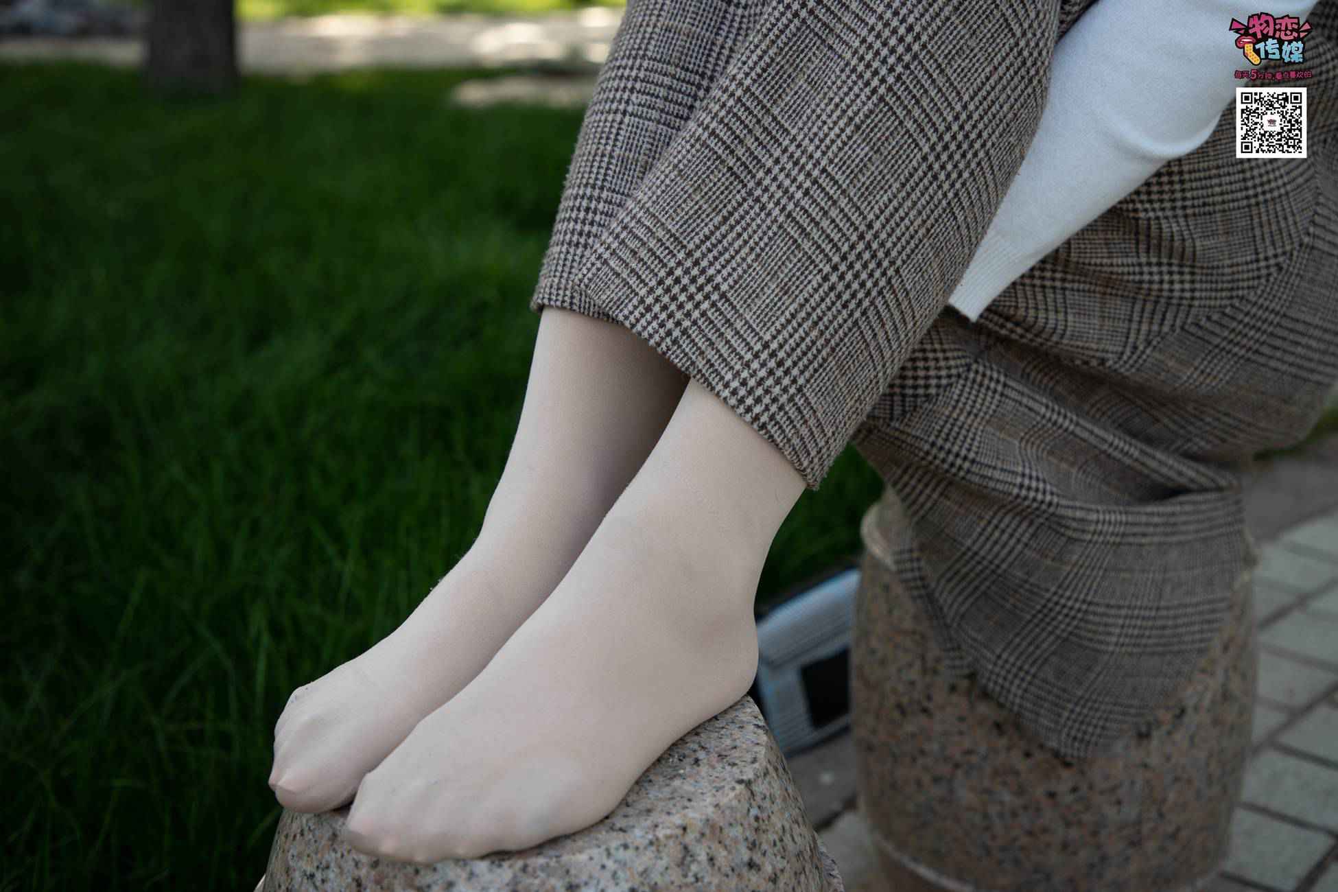 图片[118]-[物恋传媒] NO.015 书香气质女生，肉丝搭配白棉袜 [192P] – 速更版-美库