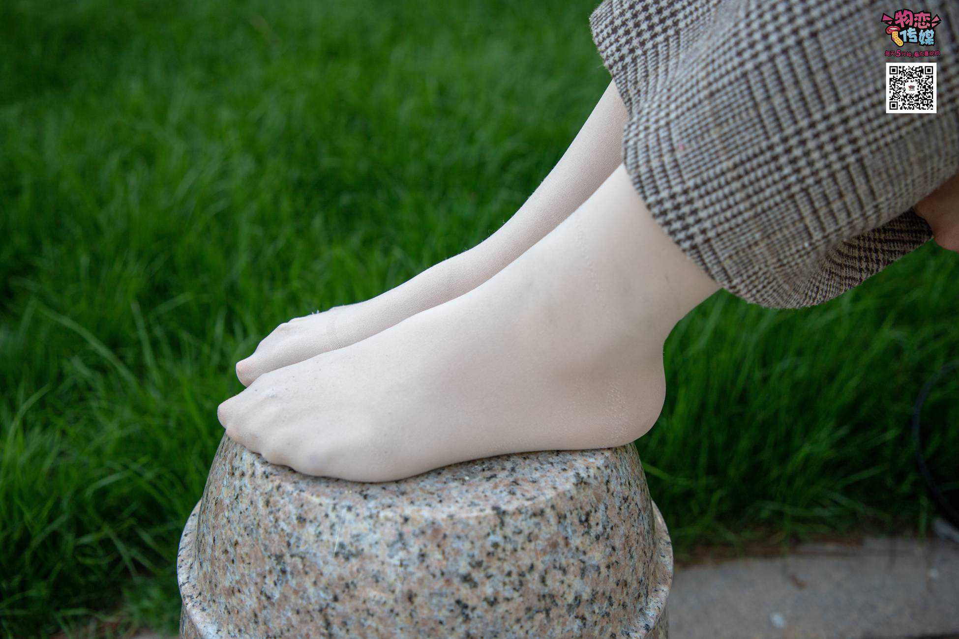 图片[123]-[物恋传媒] NO.015 书香气质女生，肉丝搭配白棉袜 [192P] – 速更版-美库