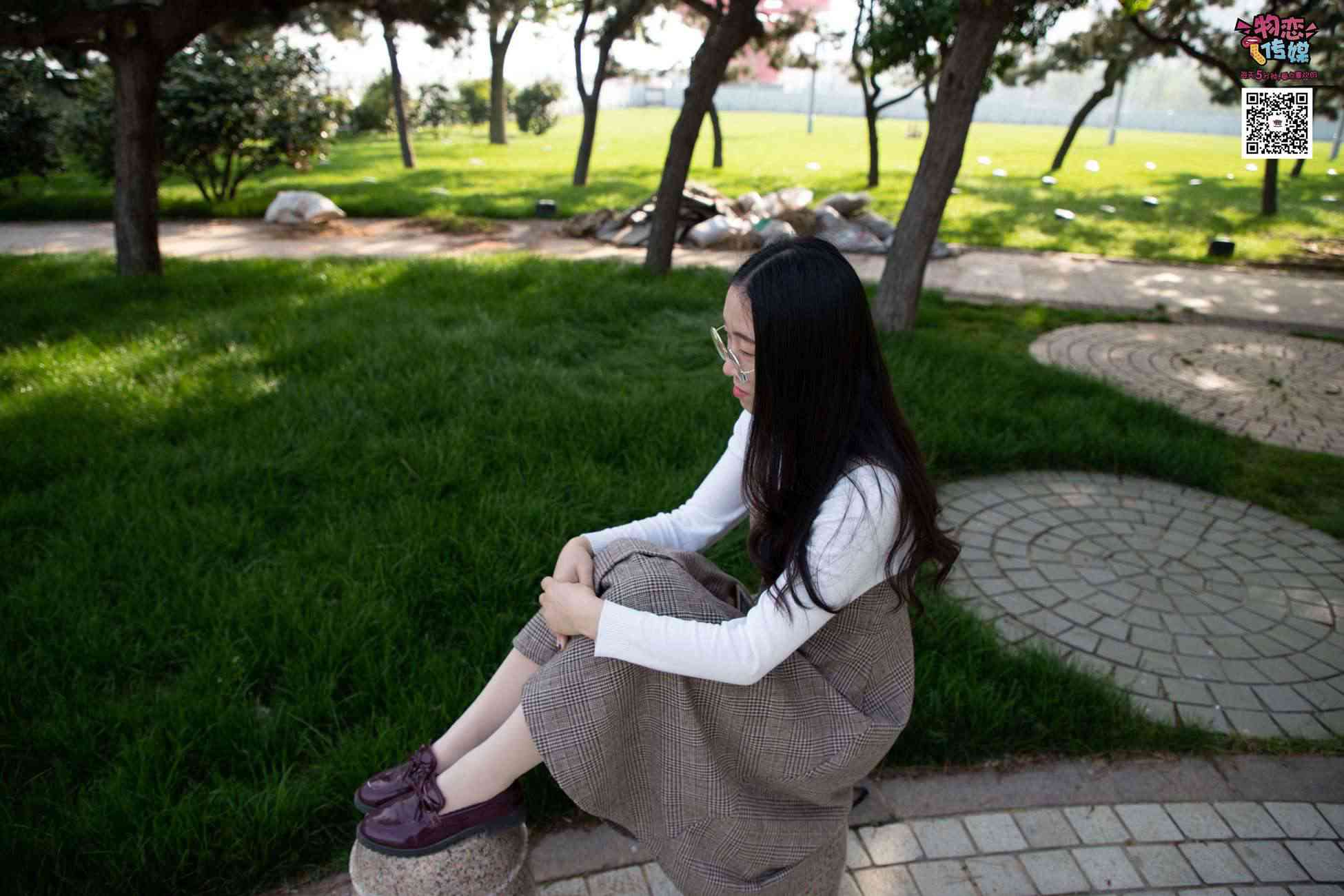 图片[135]-[物恋传媒] NO.015 书香气质女生，肉丝搭配白棉袜 [192P] – 速更版-美库