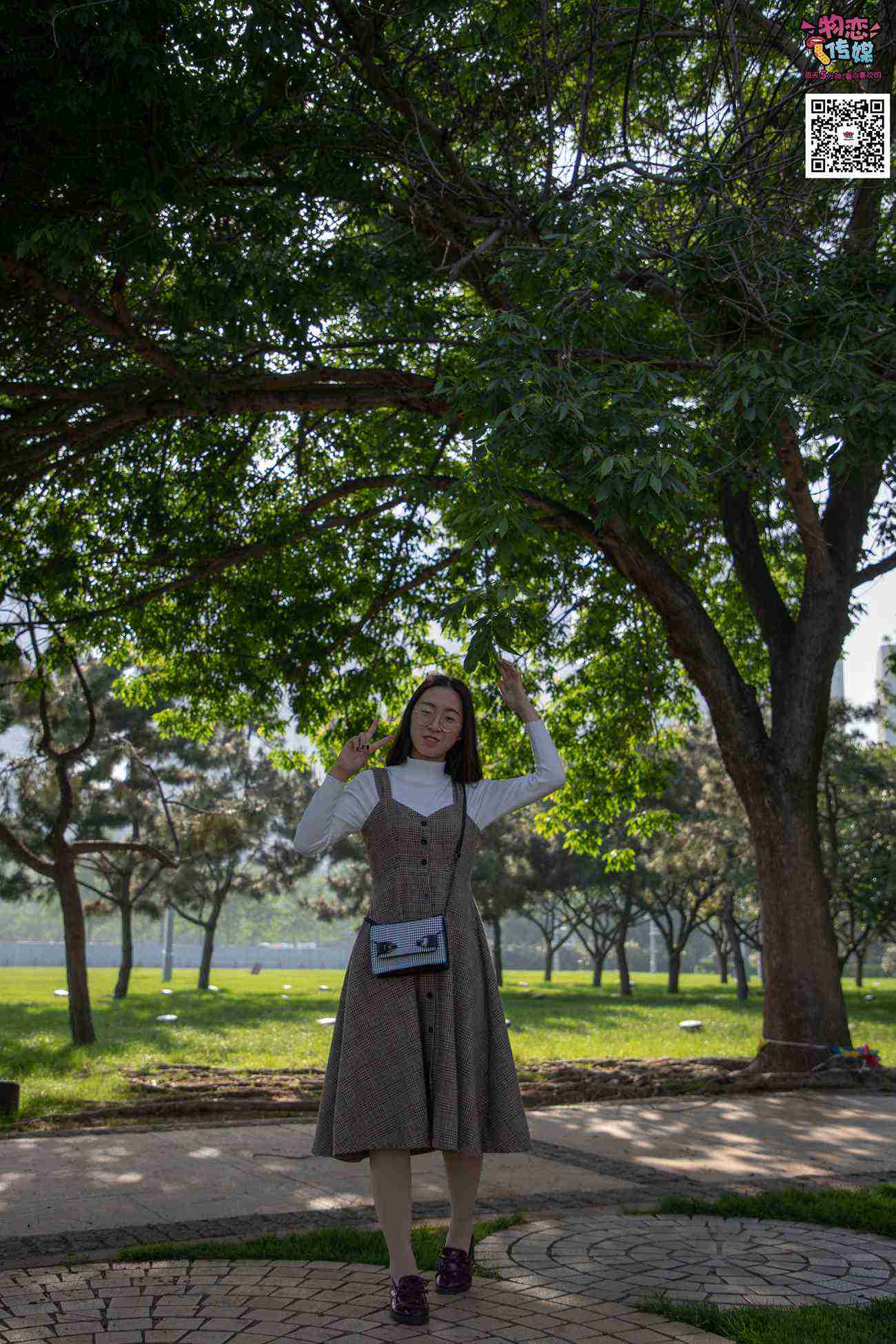 图片[169]-[物恋传媒] NO.015 书香气质女生，肉丝搭配白棉袜 [192P] – 速更版-美库