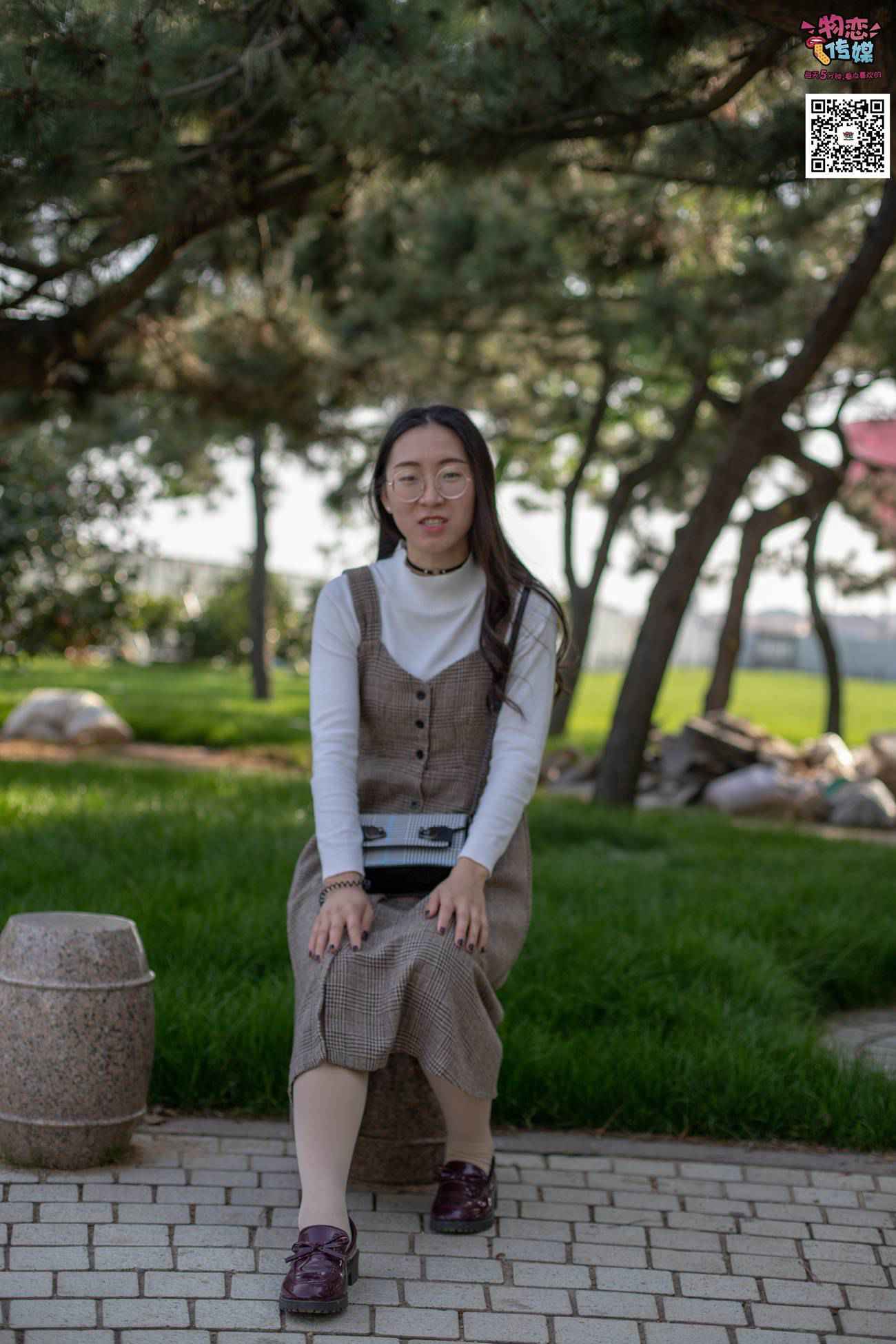 图片[173]-[物恋传媒] NO.015 书香气质女生，肉丝搭配白棉袜 [192P] – 速更版-美库