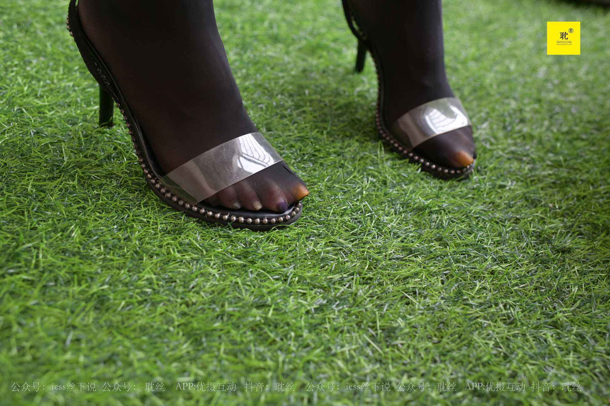 图片[16]-[IESS异思趣向]029 第N种幻想之《邻居家借水》① 梅子[100P] – 速更版-美库