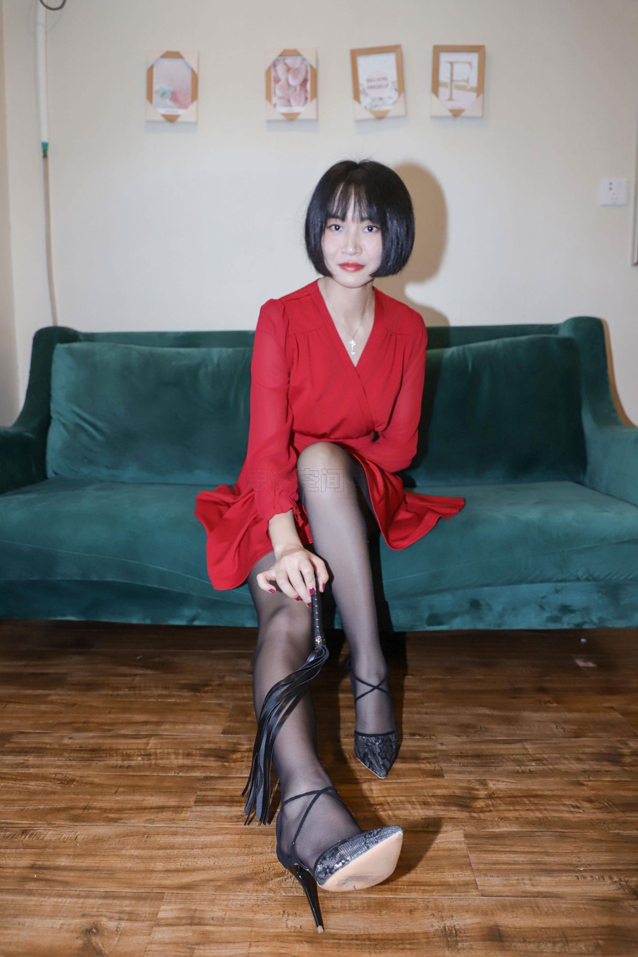 图片[18]-[SiHua思话]SJ033 新模 沐沐子 红裙皮鞭の性感尤物[43P] – 速更版-美库