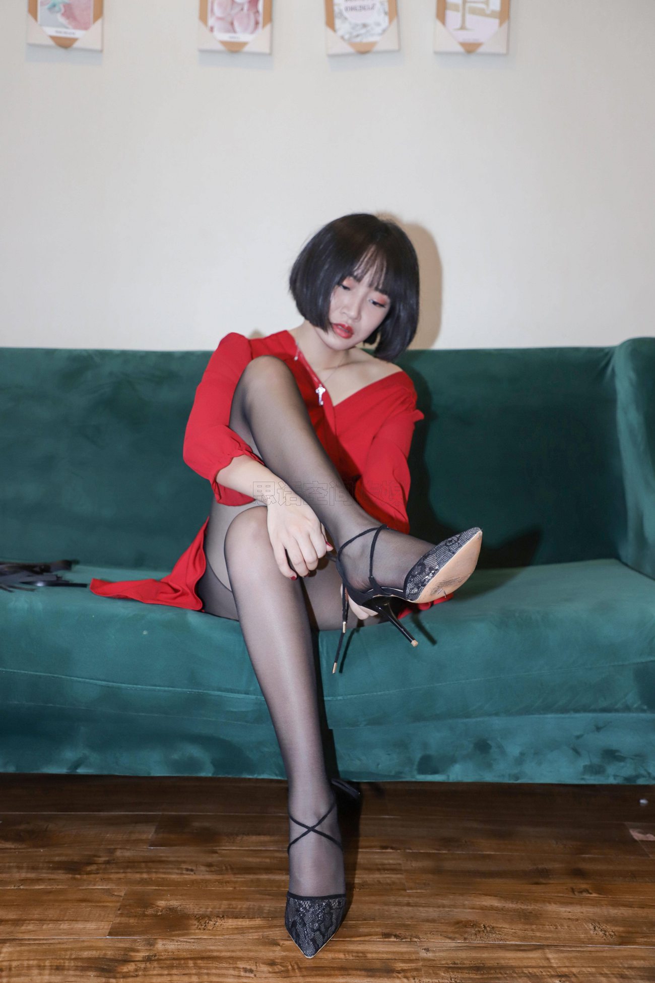 图片[21]-[SiHua思话]SJ033 新模 沐沐子 红裙皮鞭の性感尤物[43P] – 速更版-美库