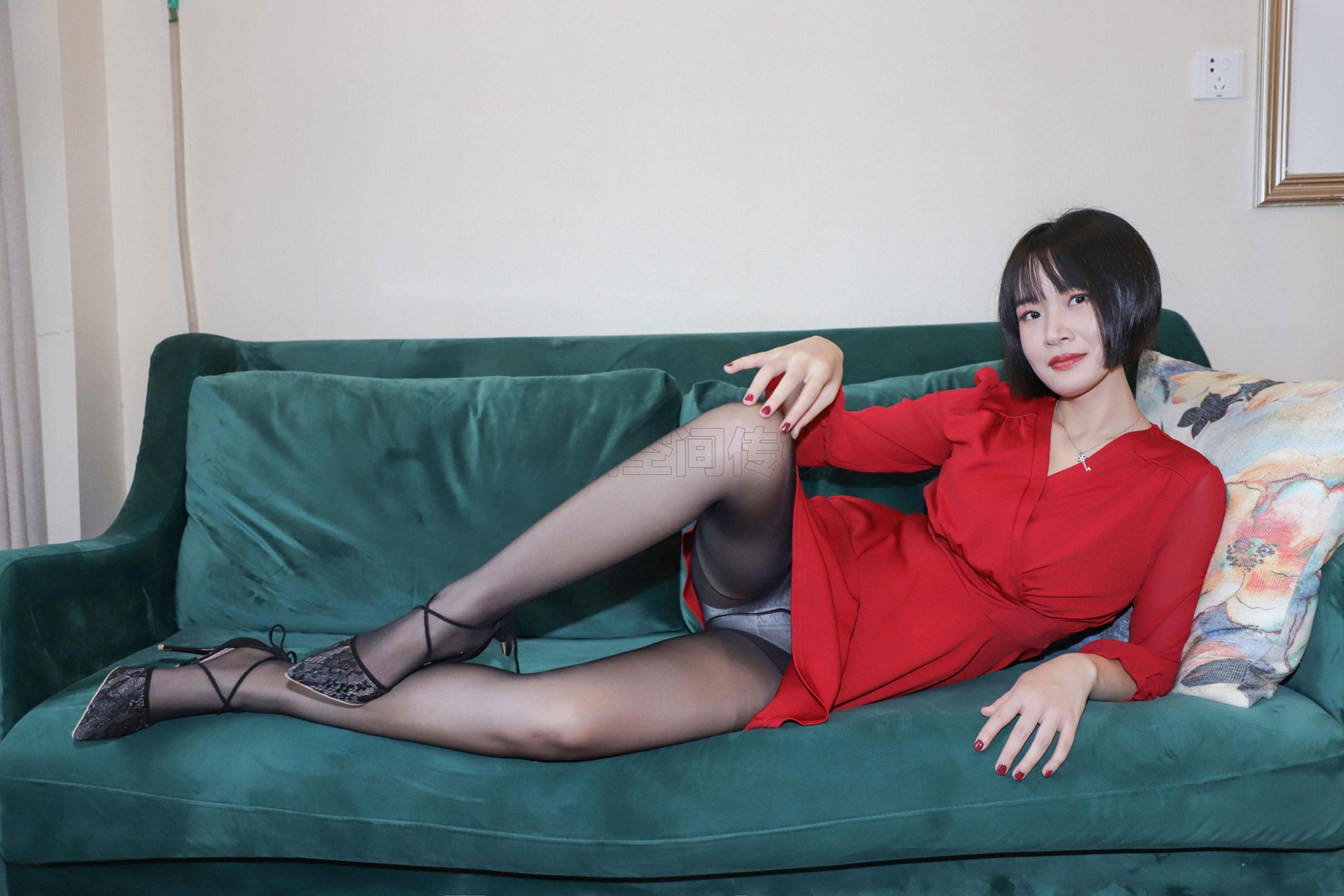 图片[28]-[SiHua思话]SJ033 新模 沐沐子 红裙皮鞭の性感尤物[43P] – 速更版-美库